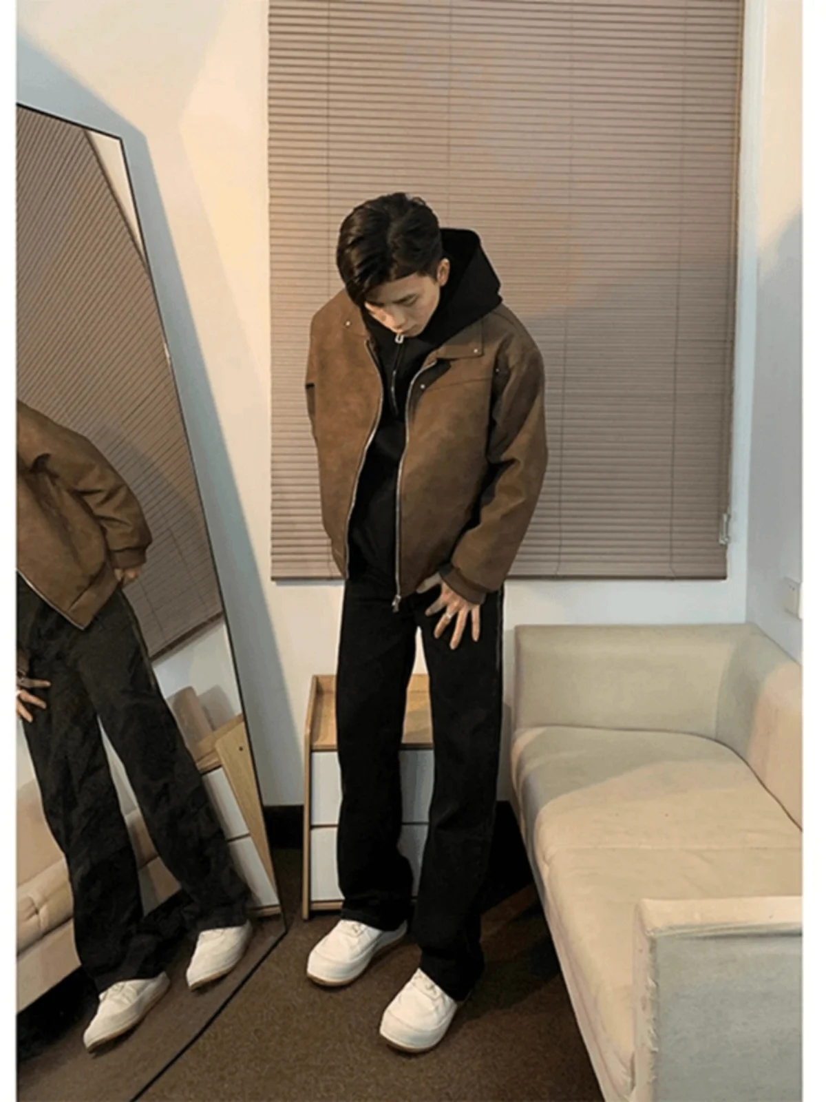 Youthful Brown PU Leather Jacket Short Padded Shoulder Motorcycle Style Administrative Casual Loose Fit Autumn Men's Fashion
Youthful Brown PU Leather Jacket Short Padded Shoulder Motorcycle Style Administrative Casual Loose Fit Autumn Men's Fashion