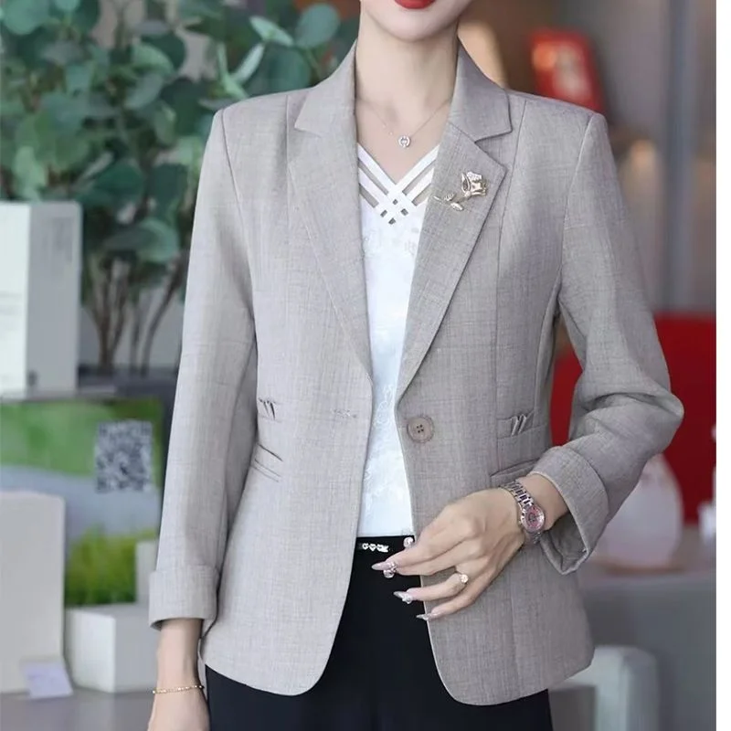 Весна-лето, новый женский костюм Sle, повседневный приталенный костюм большого размера, высококачественная верхняя одежда Jaet среднего возраста, длинное волокно из полиэстера
Весна-лето, новый женский костюм Sle, повседневный приталенный костюм большого размера, высококачественная верхняя одежда Jaet среднего возраста, длинное волокно из полиэстера