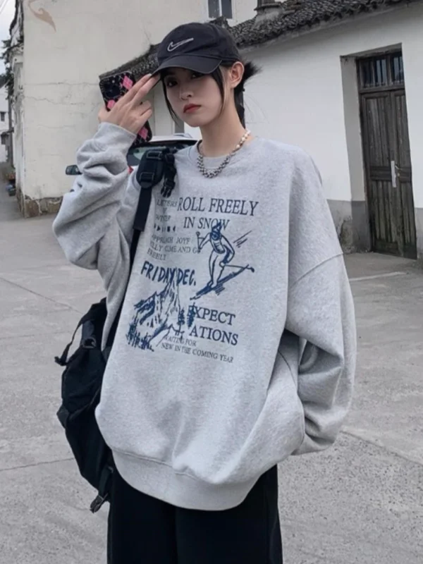 Grey American Style round Neck Sweatshirt Women Early Autumn 2026 New Oversize Lazy Casual Match Couples Top Print Design
Grey American Style round Neck Sweatshirt Women Early Autumn 2026 New Oversize Lazy Casual Match Couples Top Print Design