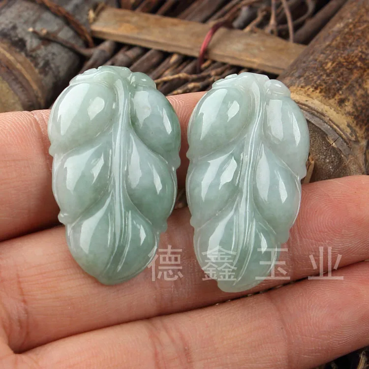 Jade pendant oil green species floating orchid faucet ruyi golden branch jade leaf fudou jade pendant
Jade pendant oil green species floating orchid faucet ruyi golden branch jade leaf fudou jade pendant