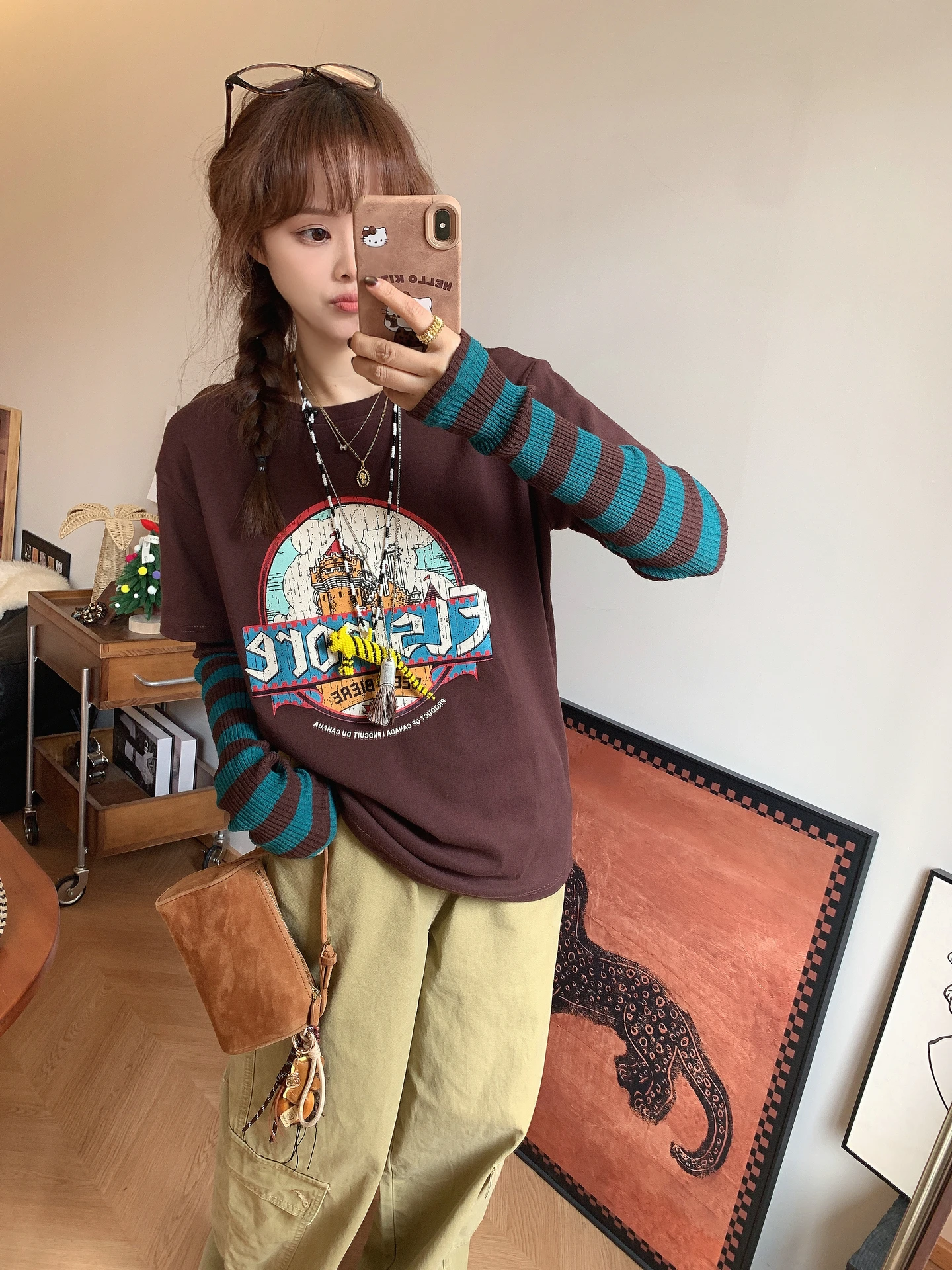 Женская футболка в стиле ретро с круглым вырезом, цветными блоками, из чистого хлопка, с длинным рукавом, в полоску, с принтом-надписью, имитация двухслойности, свободный крой
Женская футболка в стиле ретро с круглым вырезом, цветными блоками, из чистого хлопка, с длинным рукавом, в полоску, с принтом-надписью, имитация двухслойности, свободный крой