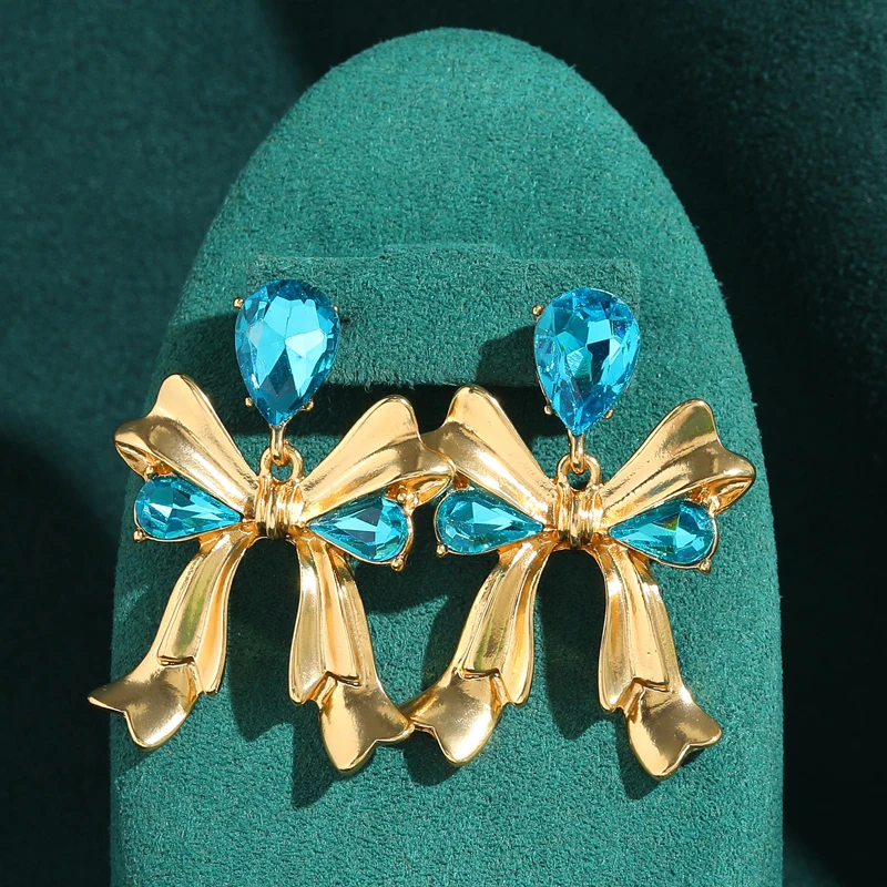 Vintage Blue Earrings for Women 2026 Trending Crystal Bowknot Gold Color Wedding New High Quality Jewelry Luxury Brand Designer
Vintage Blue Earrings for Women 2026 Trending Crystal Bowknot Gold Color Wedding New High Quality Jewelry Luxury Brand Designer