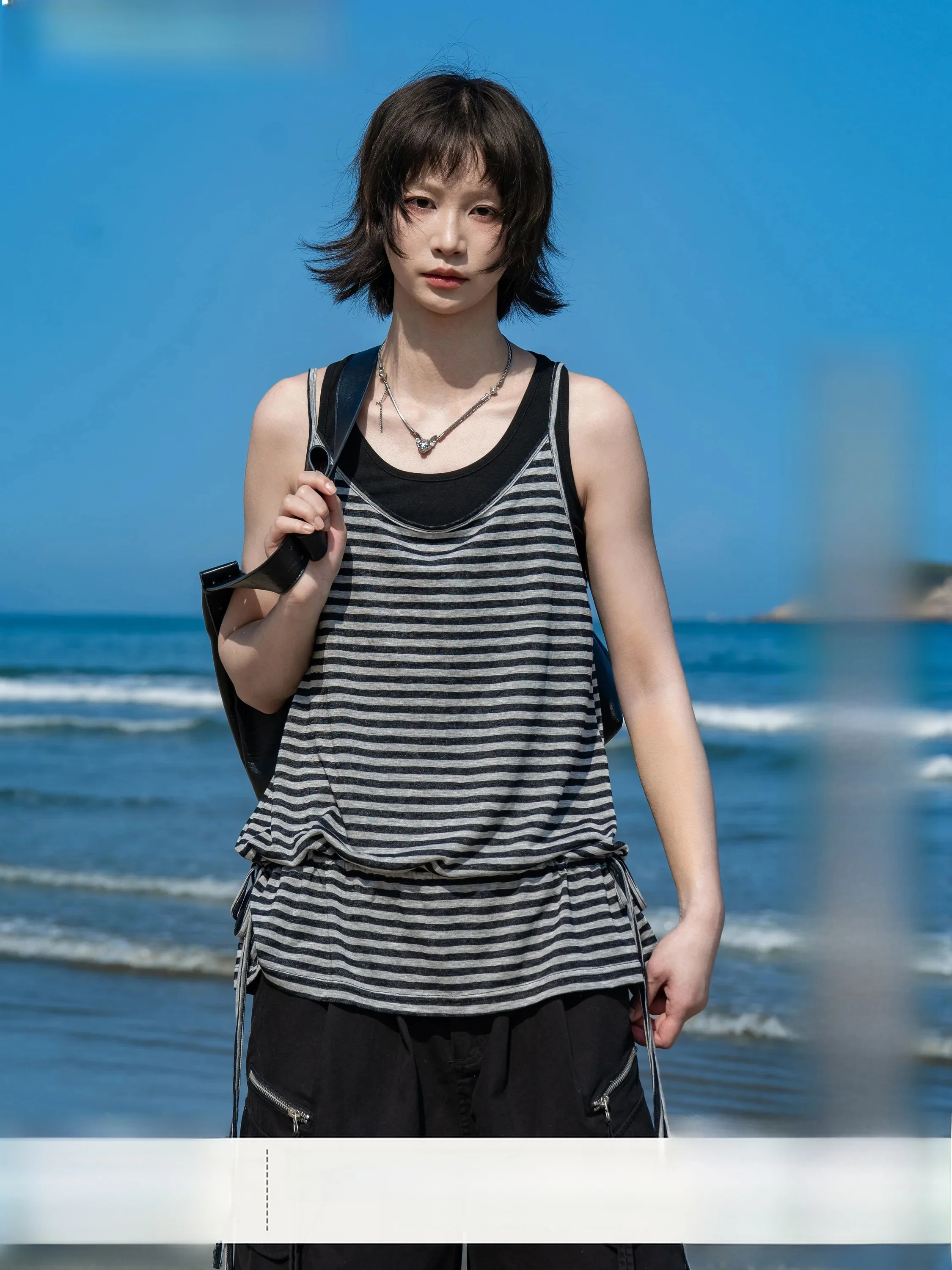 Saotome Holiday Two-Piece Set Strap Vest Waist-Cinching Neckline Stripe Pattern Hide Underarm Fat Ladies Casual Wear
Saotome Holiday Two-Piece Set Strap Vest Waist-Cinching Neckline Stripe Pattern Hide Underarm Fat Ladies Casual Wear