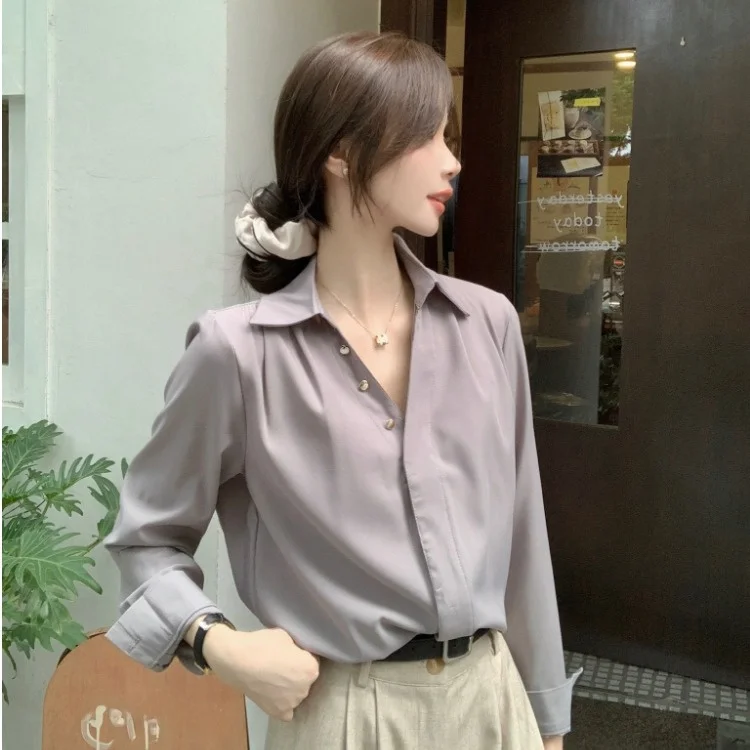 French Style Loose Fit Long Sleeve V-Neck Women's Shirt Gold Button Shoulder Pleated Chic Simple Design Casual Fashion Top
French Style Loose Fit Long Sleeve V-Neck Women's Shirt Gold Button Shoulder Pleated Chic Simple Design Casual Fashion Top
