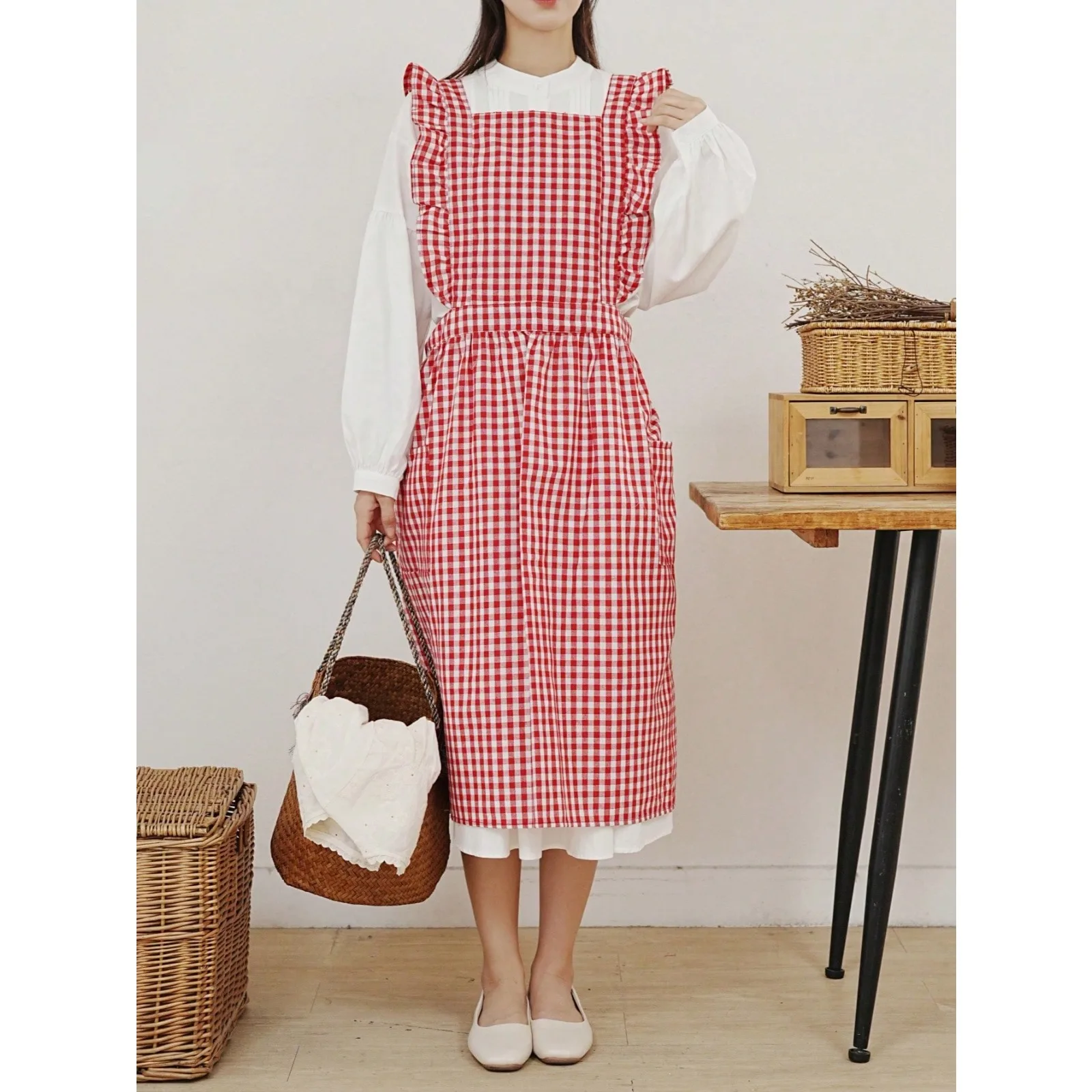 Ruffle Plaid Apron,Fresh And Lovely Style Large Size Women's Pleated Drawstring Anti-Fouling Smock,For Household/Kitchen/Work/Outdoor
Ruffle Plaid Apron,Fresh And Lovely Style Large Size Women's Pleated Drawstring Anti-Fouling Smock,For Household/Kitchen/Work/Outdoor