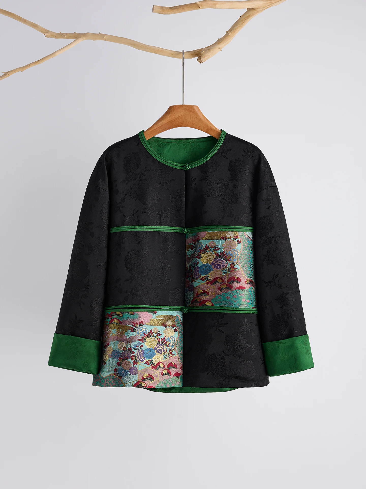 Новая китайская шелковая двусторонняя одежда, модная женская шелковая верхняя одежда Jaet, круглое длинное пальто Sve
Новая китайская шелковая двусторонняя одежда, модная женская шелковая верхняя одежда Jaet, круглое длинное пальто Sve