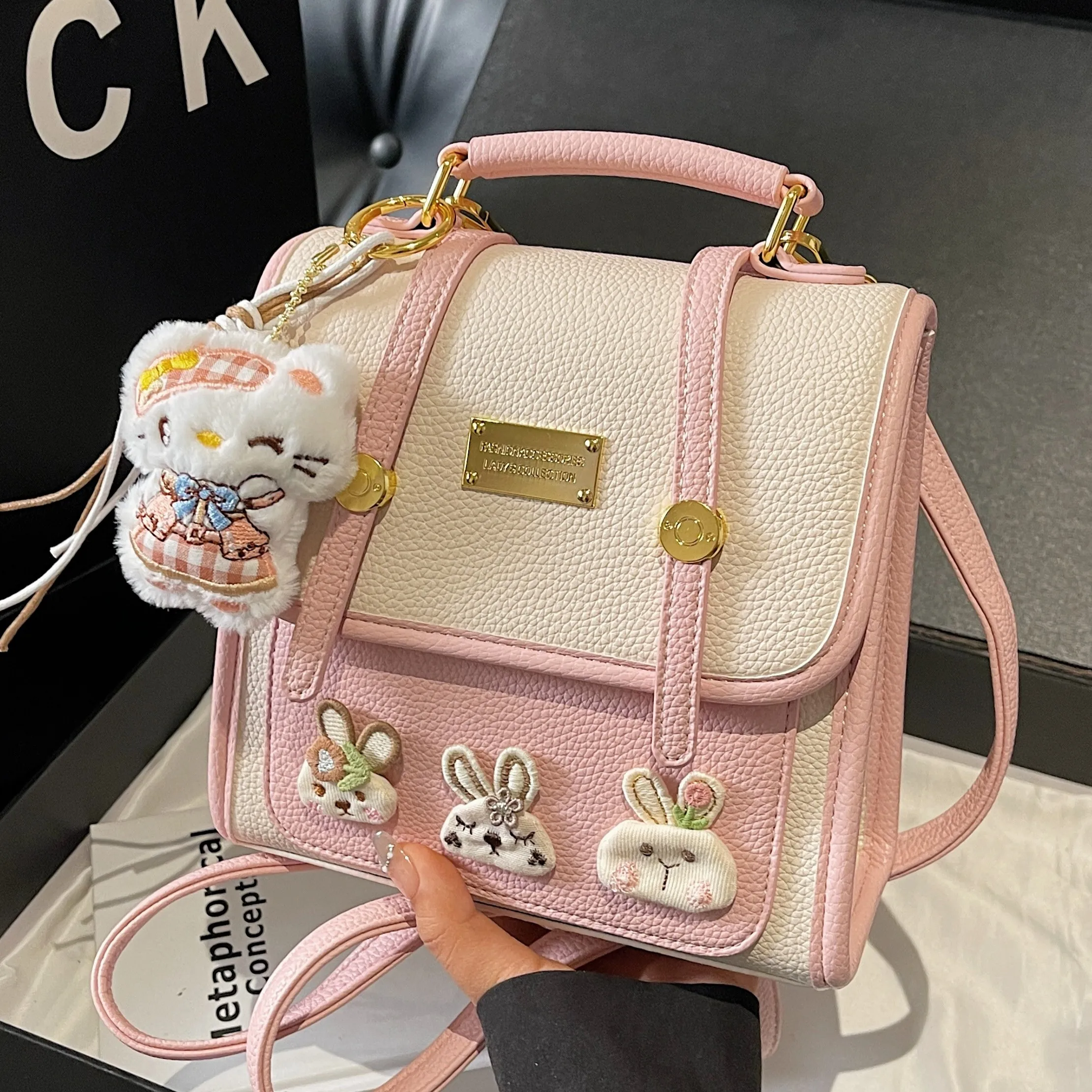 Cute Backpack For Girl Large Capacity Contrast Color Backpack For Women Fashion College Style Flip Cover Backpack For Pupil
Cute Backpack For Girl Large Capacity Contrast Color Backpack For Women Fashion College Style Flip Cover Backpack For Pupil