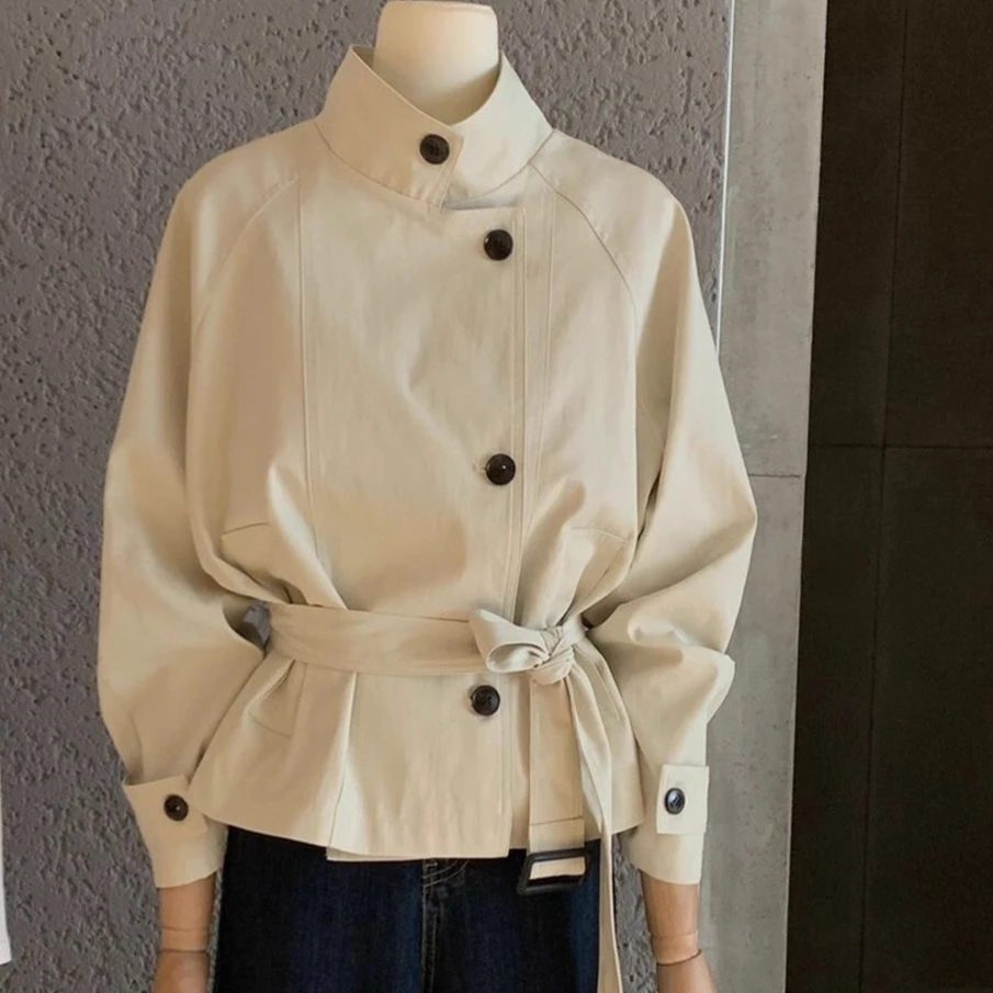 Women Solid Trench Coats Short Jackets Lace Up Long Sleeves Stand Collar Single Breasted Slim Fit Office Lady Casual 2026 Spring
Women Solid Trench Coats Short Jackets Lace Up Long Sleeves Stand Collar Single Breasted Slim Fit Office Lady Casual 2026 Spring