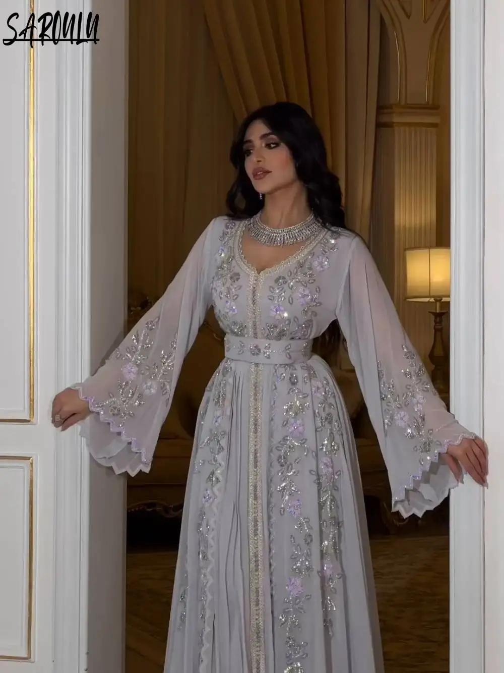 Moroccan A Line Customized Wedding Dress Party Kaftan Shiny Sequins Prom Luxury Appliques Delicate Plus Size Gown Robe De Mariée
Moroccan A Line Customized Wedding Dress Party Kaftan Shiny Sequins Prom Luxury Appliques Delicate Plus Size Gown Robe De Mariée
