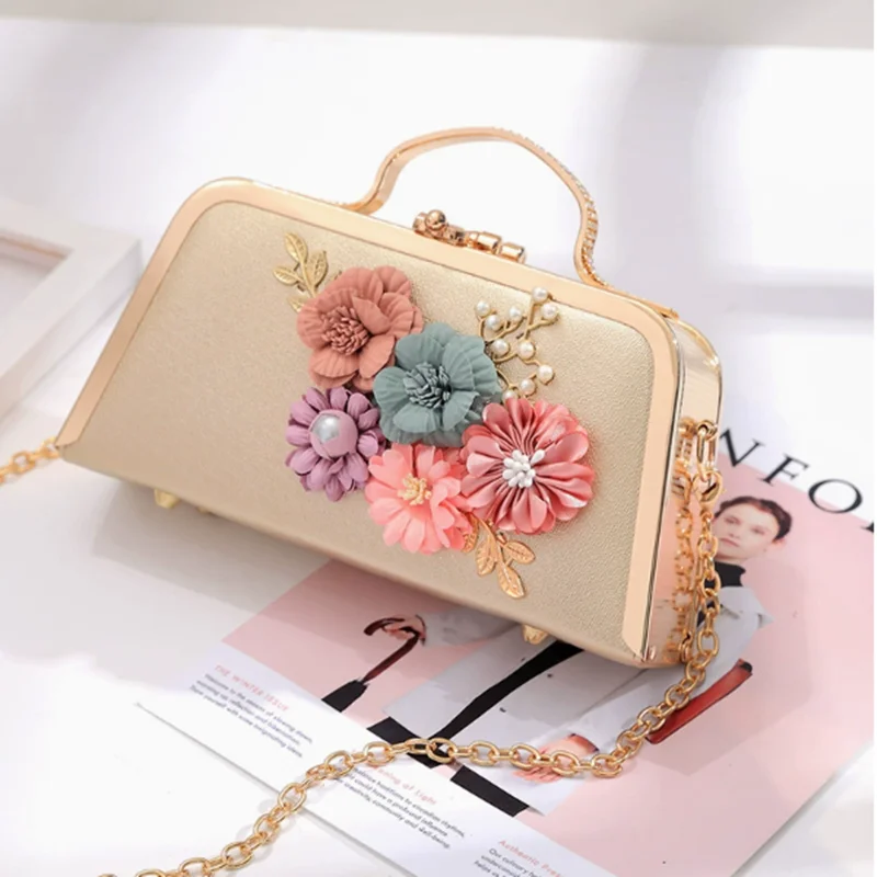 2025 Luxury Desginer Women Wedding Party Evening Clutch Bag New Fashion Stereoscopic Flower Beaded Handbag Leather Metal Box Bag
2025 Luxury Desginer Women Wedding Party Evening Clutch Bag New Fashion Stereoscopic Flower Beaded Handbag Leather Metal Box Bag