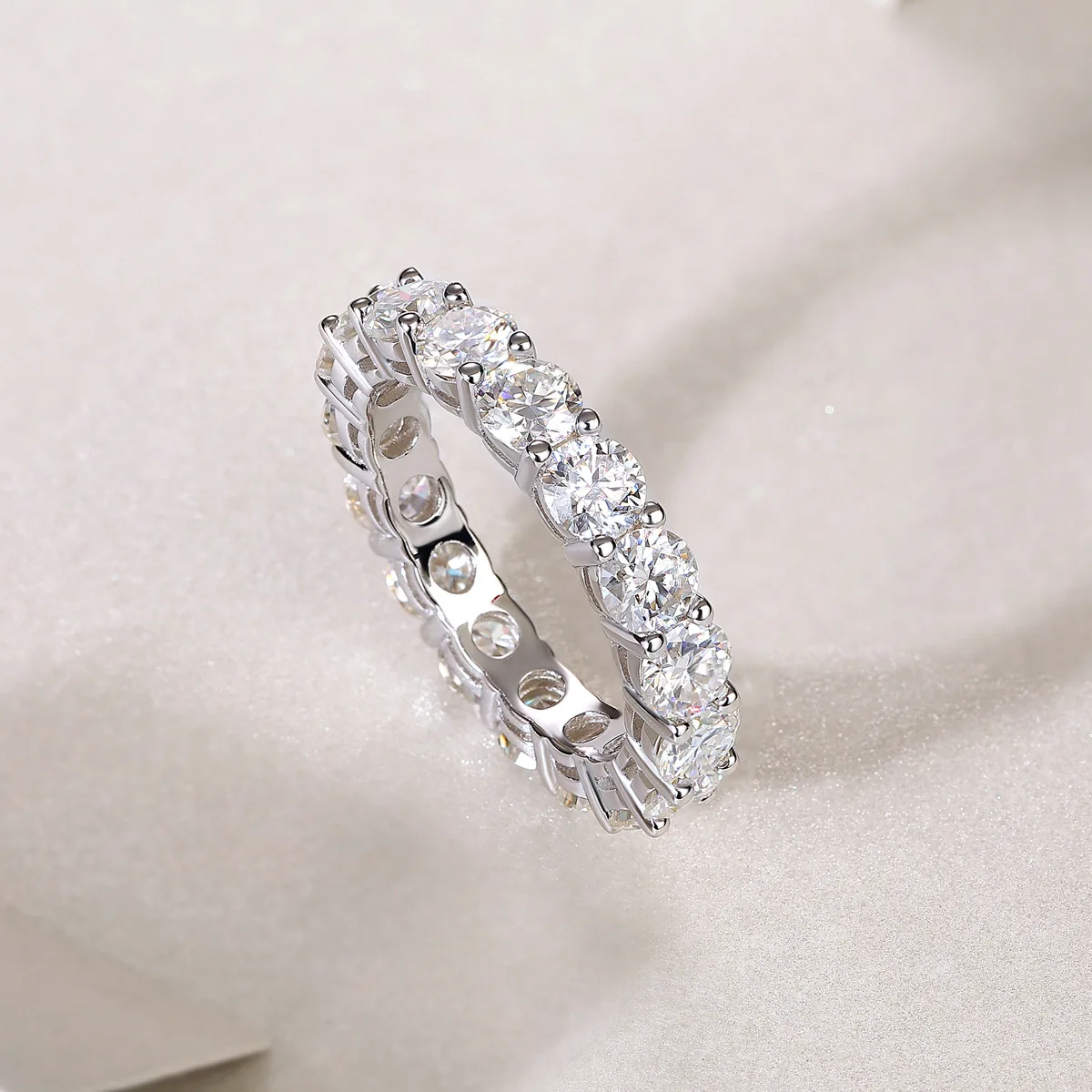MaudiePersonalized Moissanite Full Eternity Bands 925 Sterling Silver Ring For Women Girl Fine Jewelry 4MM D Moissanite Ring
MaudiePersonalized Moissanite Full Eternity Bands 925 Sterling Silver Ring For Women Girl Fine Jewelry 4MM D Moissanite Ring