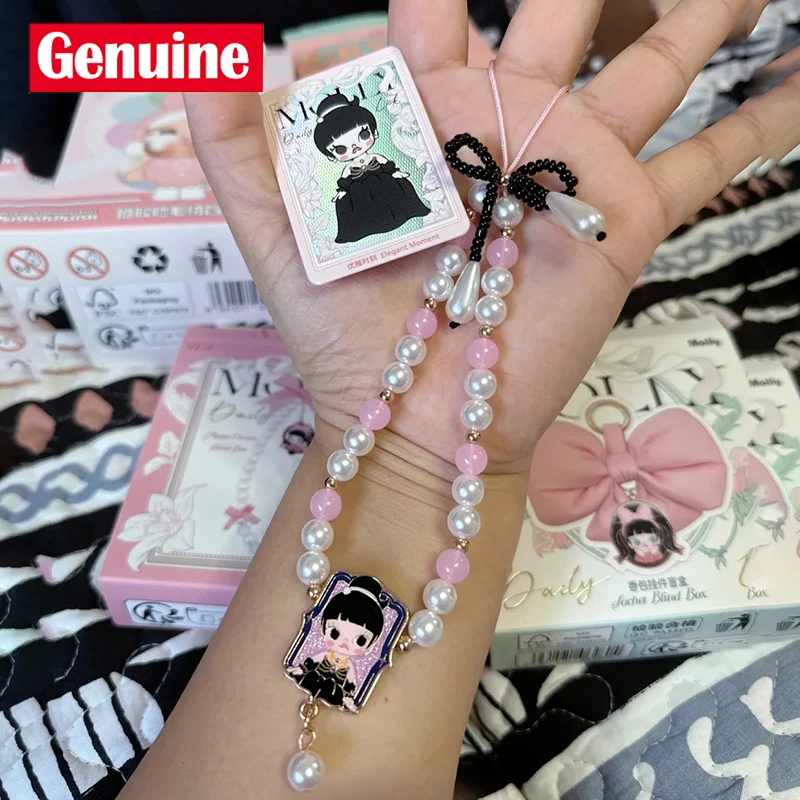 New Genuine Molly Daily Look Series Phone Chain Blind Box Bag Decor Pendant Molly Peripheral Mystery Box Girl Birthday Gift
New Genuine Molly Daily Look Series Phone Chain Blind Box Bag Decor Pendant Molly Peripheral Mystery Box Girl Birthday Gift