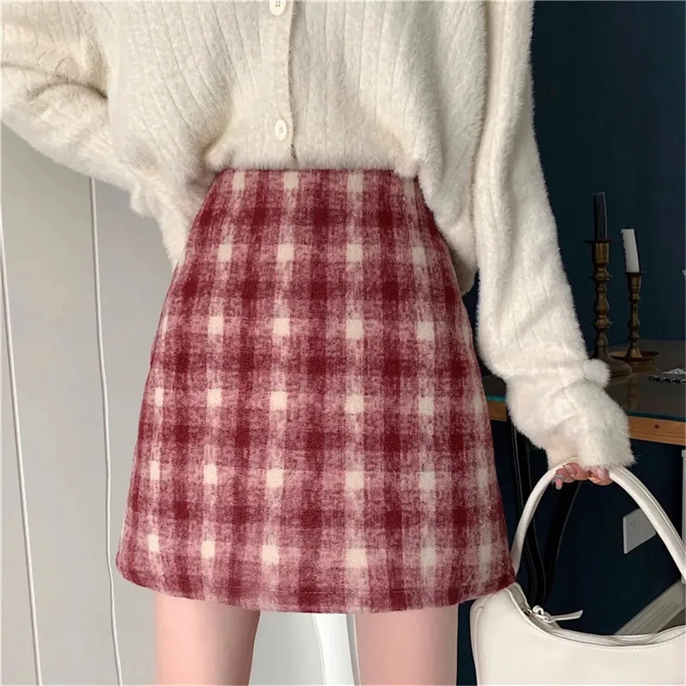 American Retro Plaid Skirt High Waist Slim Fit Office Lady Y2k Streetwear Classical A-Line Skirt 2000s Aesthetic Autumn Winter
American Retro Plaid Skirt High Waist Slim Fit Office Lady Y2k Streetwear Classical A-Line Skirt 2000s Aesthetic Autumn Winter
