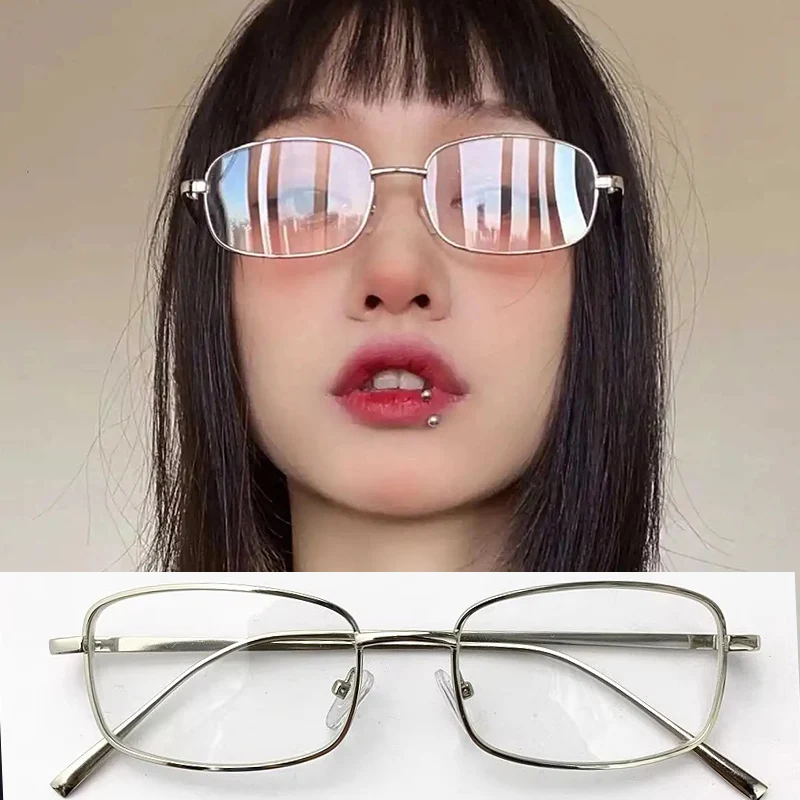 Y2K Harajuku Simple Metal Square Frame Glasses Unisex Vintage Small Vision Care Anti-blue Light Eyelasses Japanese Style Eyewear
Y2K Harajuku Simple Metal Square Frame Glasses Unisex Vintage Small Vision Care Anti-blue Light Eyelasses Japanese Style Eyewear