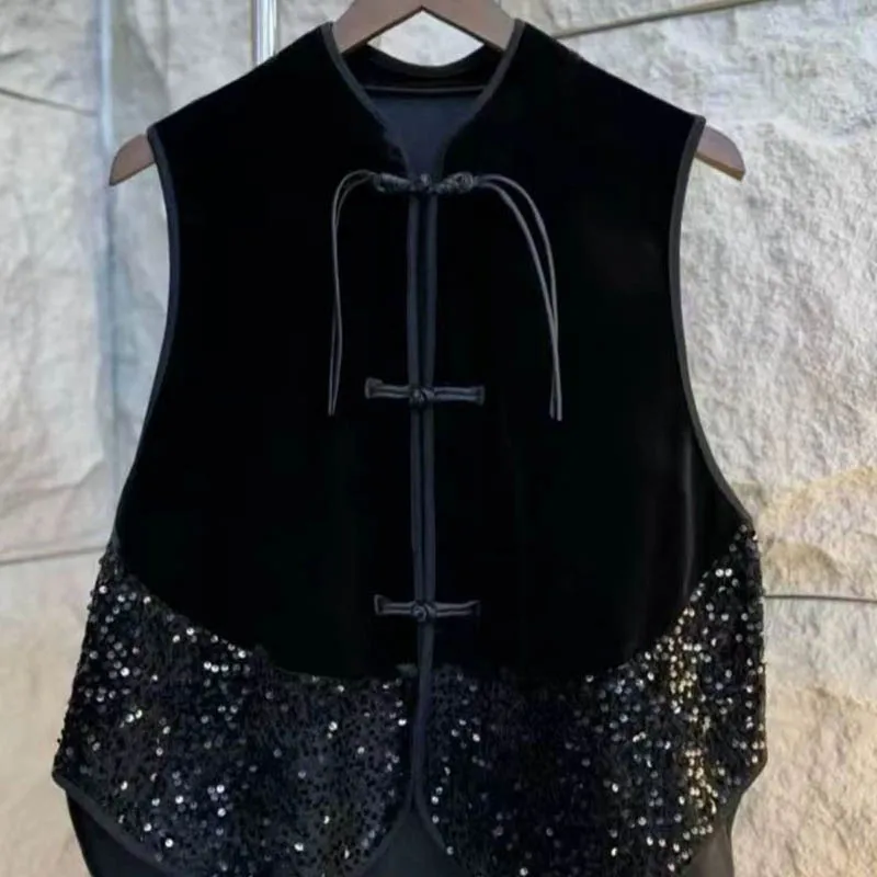 New Chinese Advanced Buckle New Splicing Heavy Sequins Sleeveless Vest Velvet Fashion Temperament Cardigan Vest Comfortable Coat
New Chinese Advanced Buckle New Splicing Heavy Sequins Sleeveless Vest Velvet Fashion Temperament Cardigan Vest Comfortable Coat