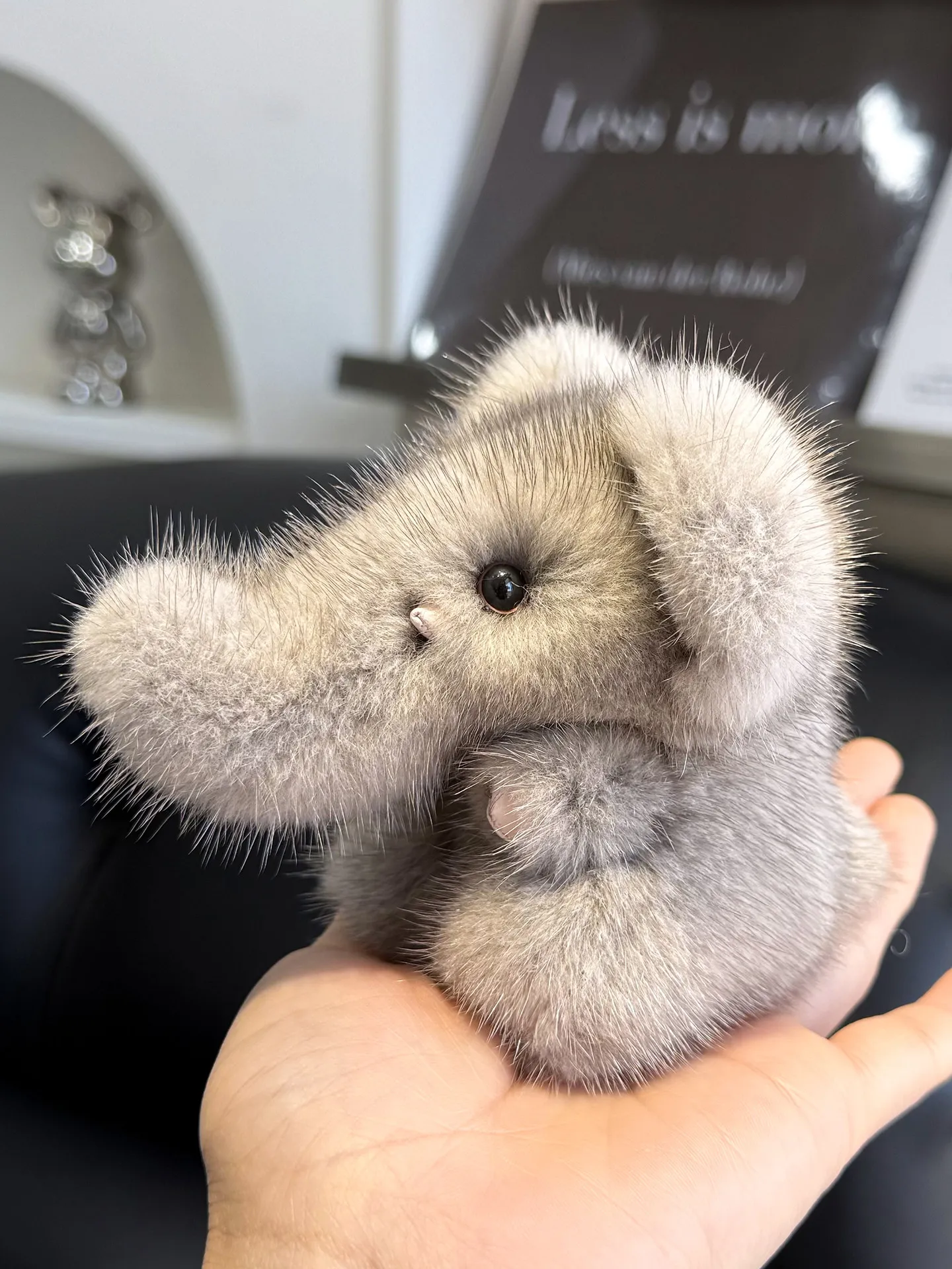 Original Large-Eared Real Mink Fur Plush Toy Keychain Bag Charm Backpack Pandent Hanging Decoration Elephant-Shaped Soft Doll
Original Large-Eared Real Mink Fur Plush Toy Keychain Bag Charm Backpack Pandent Hanging Decoration Elephant-Shaped Soft Doll
