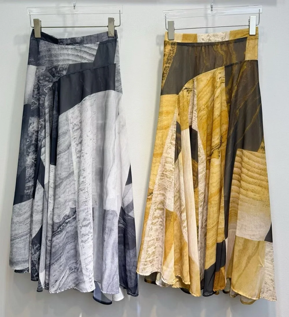 New 2026 Summer Fashion Long Skirts High Quality Women Vintage Ink Painting Patterns Print Casual Long Maxi Party Club Skirts
New 2026 Summer Fashion Long Skirts High Quality Women Vintage Ink Painting Patterns Print Casual Long Maxi Party Club Skirts