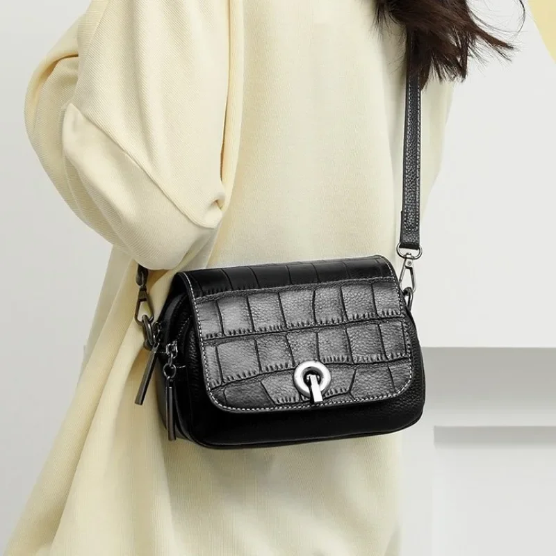 Luxury Elegant Diaper Bag For Women Crossbody Messenger Bag Vintage Leather Tote Large Capacity Designer Letter Logo Unique
Luxury Elegant Diaper Bag For Women Crossbody Messenger Bag Vintage Leather Tote Large Capacity Designer Letter Logo Unique