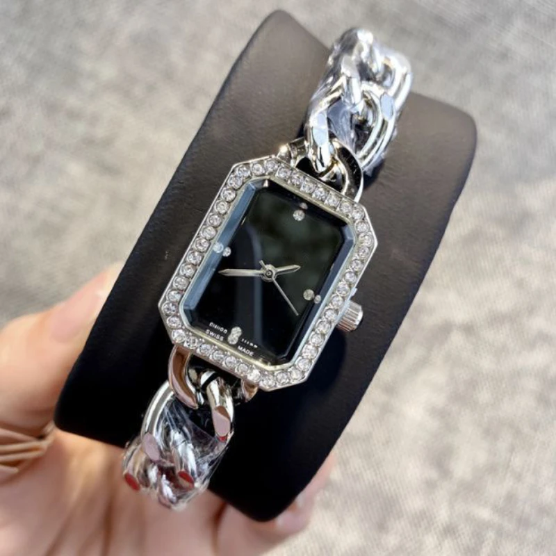 Minimalist Small Fragrance Square Bracelet Watch Retro Women's Minimalist Watch Ultra Thin Exquisite Small Watch
Minimalist Small Fragrance Square Bracelet Watch Retro Women's Minimalist Watch Ultra Thin Exquisite Small Watch