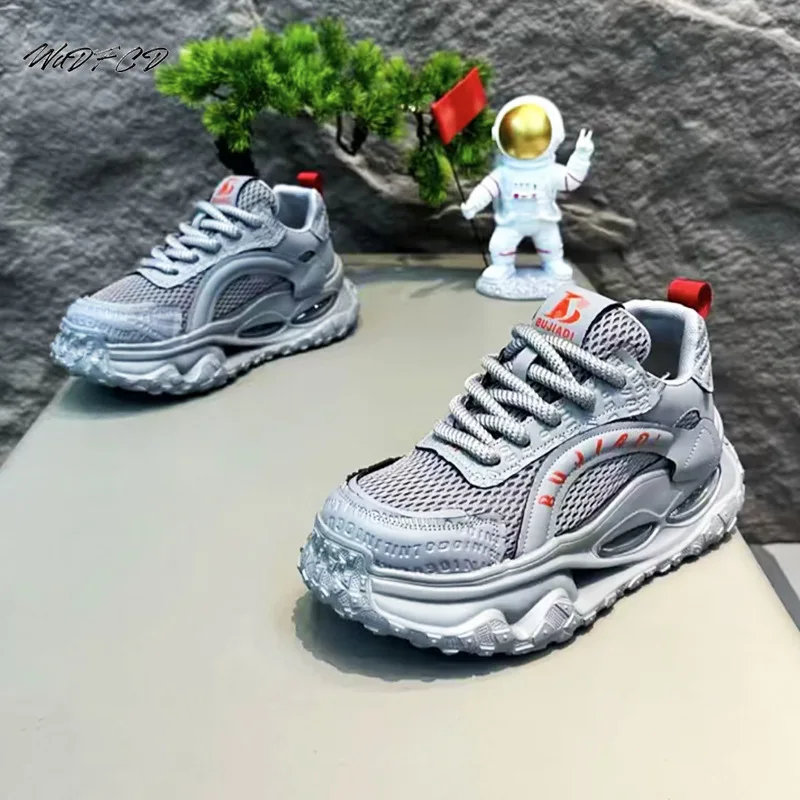 Мужские кроссовки на массивном каблуке, дизайнерские туфли на воздушной подушке, модные повседневные кожаные тканевые дышащие кроссовки на увеличенной платформе
Мужские кроссовки на массивном каблуке, дизайнерские туфли на воздушной подушке, модные повседневные кожаные тканевые дышащие кроссовки на увеличенной платформе