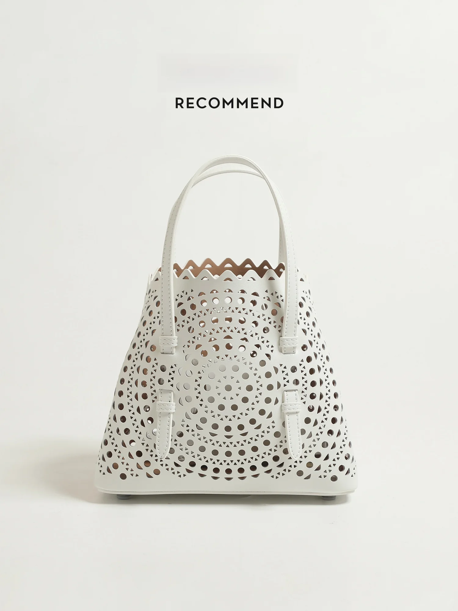Leather Tote Bag Women's Crossbody oulder Bag Hollow out Buet Basket Sle Casual Summer Faion Handbag for Youth
Leather Tote Bag Women's Crossbody oulder Bag Hollow out Buet Basket Sle Casual Summer Faion Handbag for Youth