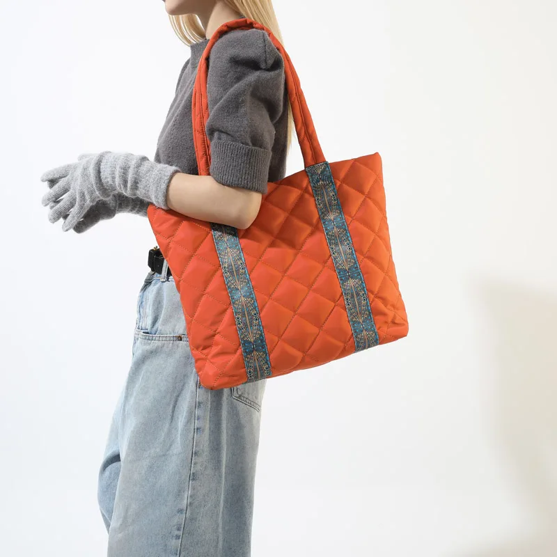 Shoulder Bag for Women Quilted Satchel Purse Large Capacity Puffy Bag for Work Travel Shop
Shoulder Bag for Women Quilted Satchel Purse Large Capacity Puffy Bag for Work Travel Shop