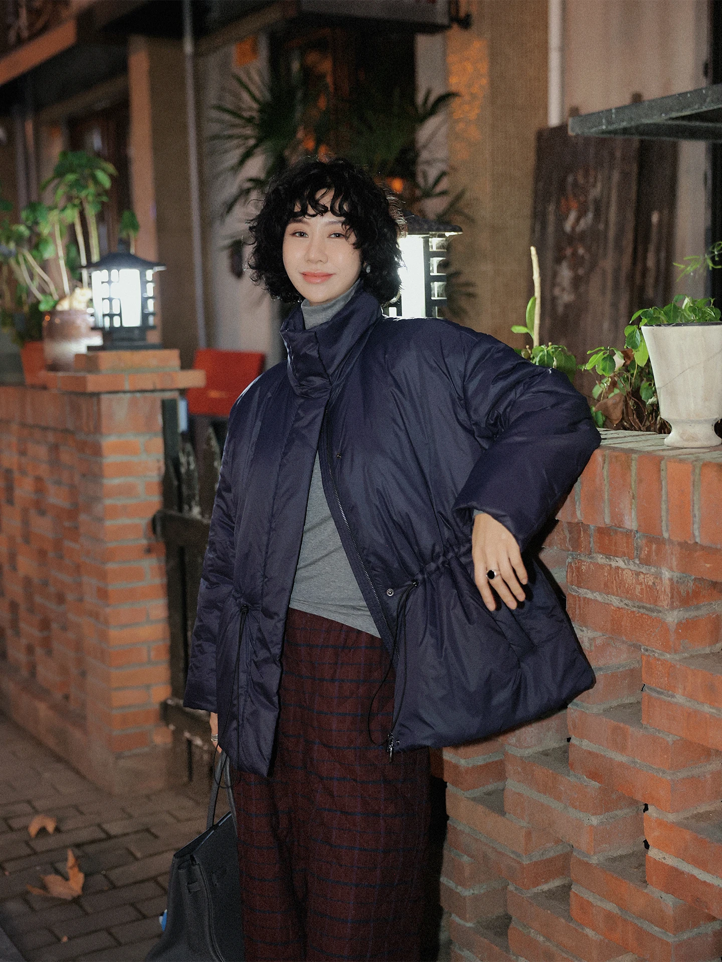 TT Qing Blue Stand Collar iny Cotton Jaet Women's Winter New Sle Warm Waist Inward Coat Korean Sle Loose Fit
TT Qing Blue Stand Collar iny Cotton Jaet Women's Winter New Sle Warm Waist Inward Coat Korean Sle Loose Fit