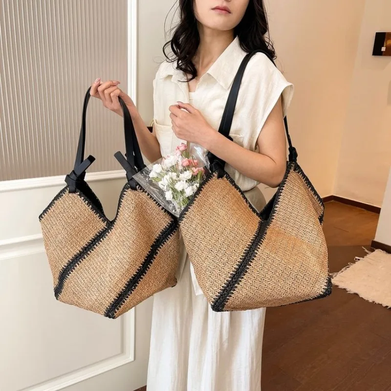 High-End Minimalist Diaper Bag Elegant Classic Tote Fashionable Crossbody Handbag for Women Unique Casual Business Leather
High-End Minimalist Diaper Bag Elegant Classic Tote Fashionable Crossbody Handbag for Women Unique Casual Business Leather