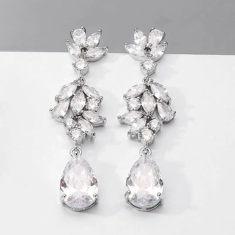 Uilz Luxury White Cubic Zirconia Dangle Earring Romantic Bride Wedding Drop Earrings Bling Temperament Trendy Jewelry
Uilz Luxury White Cubic Zirconia Dangle Earring Romantic Bride Wedding Drop Earrings Bling Temperament Trendy Jewelry