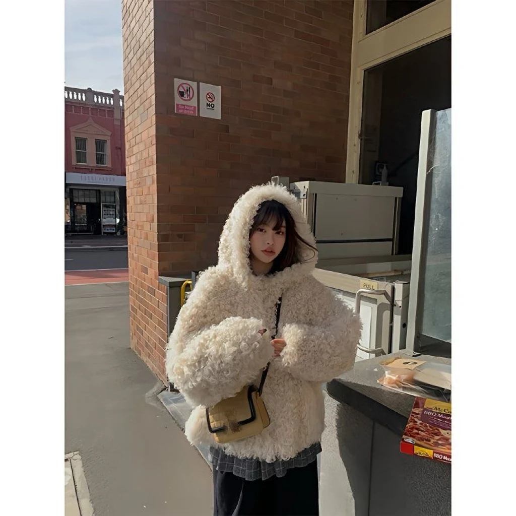 2025 New Korean Style Loose Slimming Versatile Fur Leather Jacket Women's Short Biker Style Coat Trendy Casual Long Sleeve
2025 New Korean Style Loose Slimming Versatile Fur Leather Jacket Women's Short Biker Style Coat Trendy Casual Long Sleeve