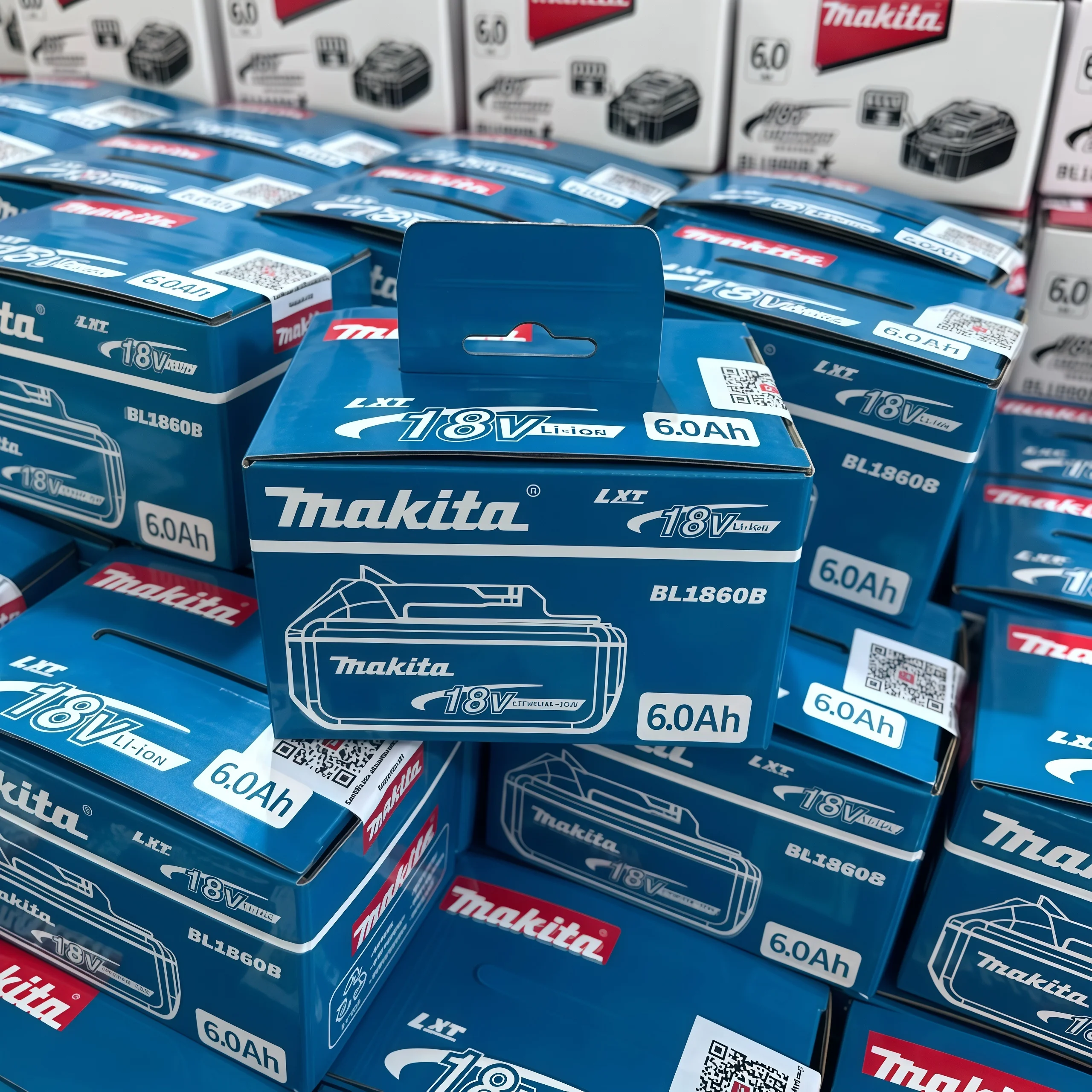 Latest Upgraded BL1860 Rechargeable Battery 18 V 6000mAh Lithium for Makita 18V Battery BL1840 BL1850 BL1830 BL1860B LXT 400
Latest Upgraded BL1860 Rechargeable Battery 18 V 6000mAh Lithium for Makita 18V Battery BL1840 BL1850 BL1830 BL1860B LXT 400