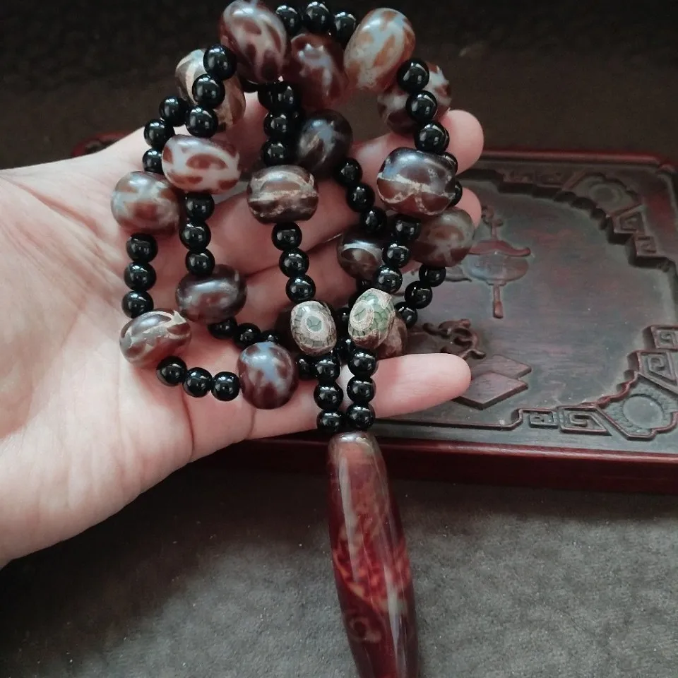 Vintage Mixed Pattern Oval Bead Necklace Black Small Round Beads Long Strip Pendant Unisex Hand Play Ornament Jewelry
Vintage Mixed Pattern Oval Bead Necklace Black Small Round Beads Long Strip Pendant Unisex Hand Play Ornament Jewelry