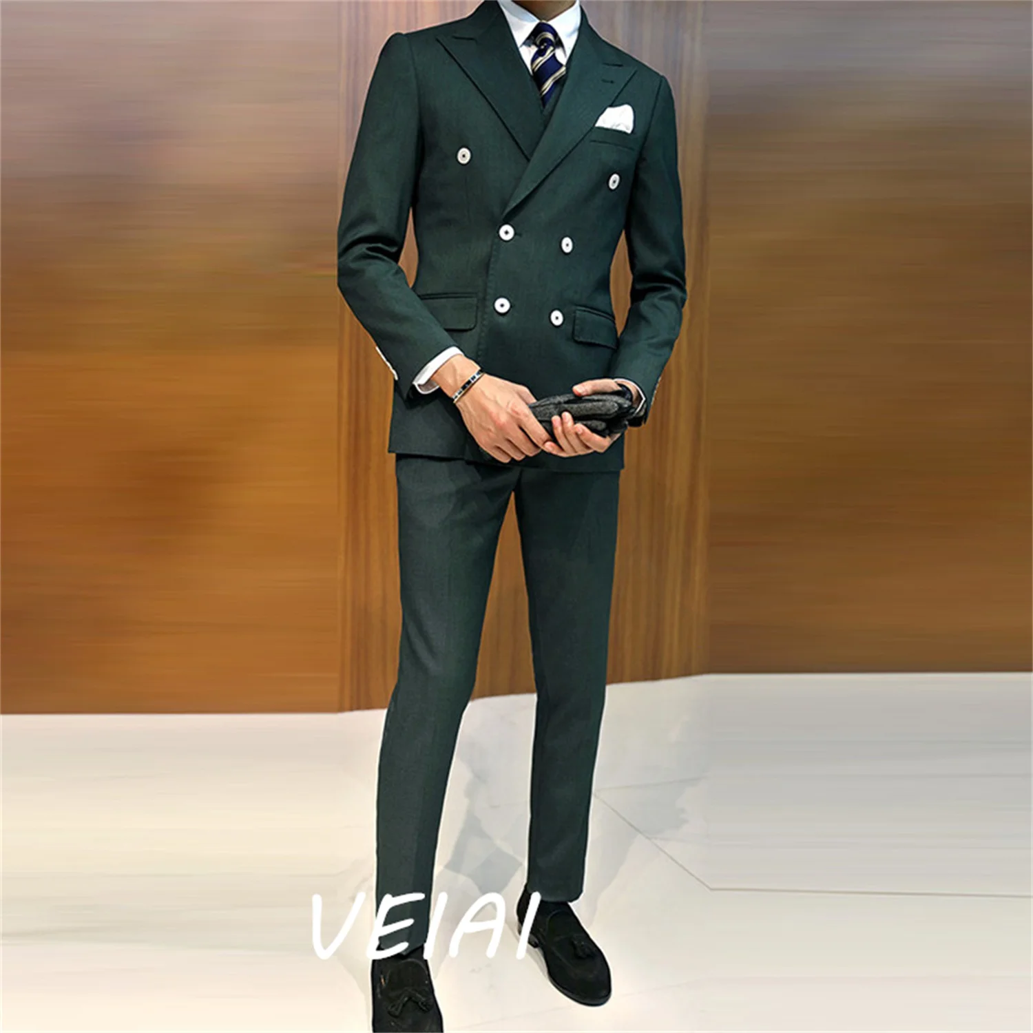 Мужской свадебный костюм по индивидуальному заказу, приталенные костюмы для мужчин, черные, белые, синие куртки, брюки, комплект из 2 предметов, классический деловой костюм для вечеринки 
Мужской свадебный костюм по индивидуальному заказу, приталенные костюмы для мужчин, черные, белые, синие куртки, брюки, комплект из 2 предметов, классический деловой костюм для вечеринки