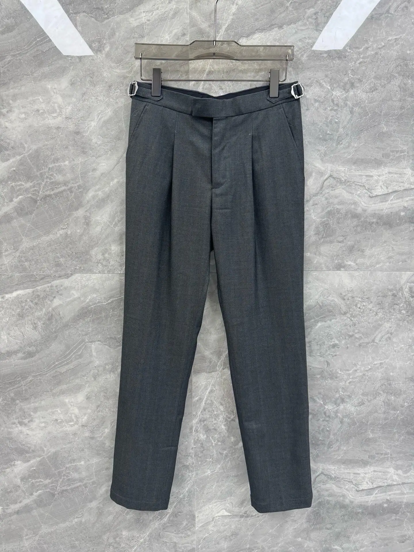 Брюки Bri из смесовой шерсти, деловой повседневный стиль, прямой крой, коллекция 26ss
Брюки Bri из смесовой шерсти, деловой повседневный стиль, прямой крой, коллекция 26ss