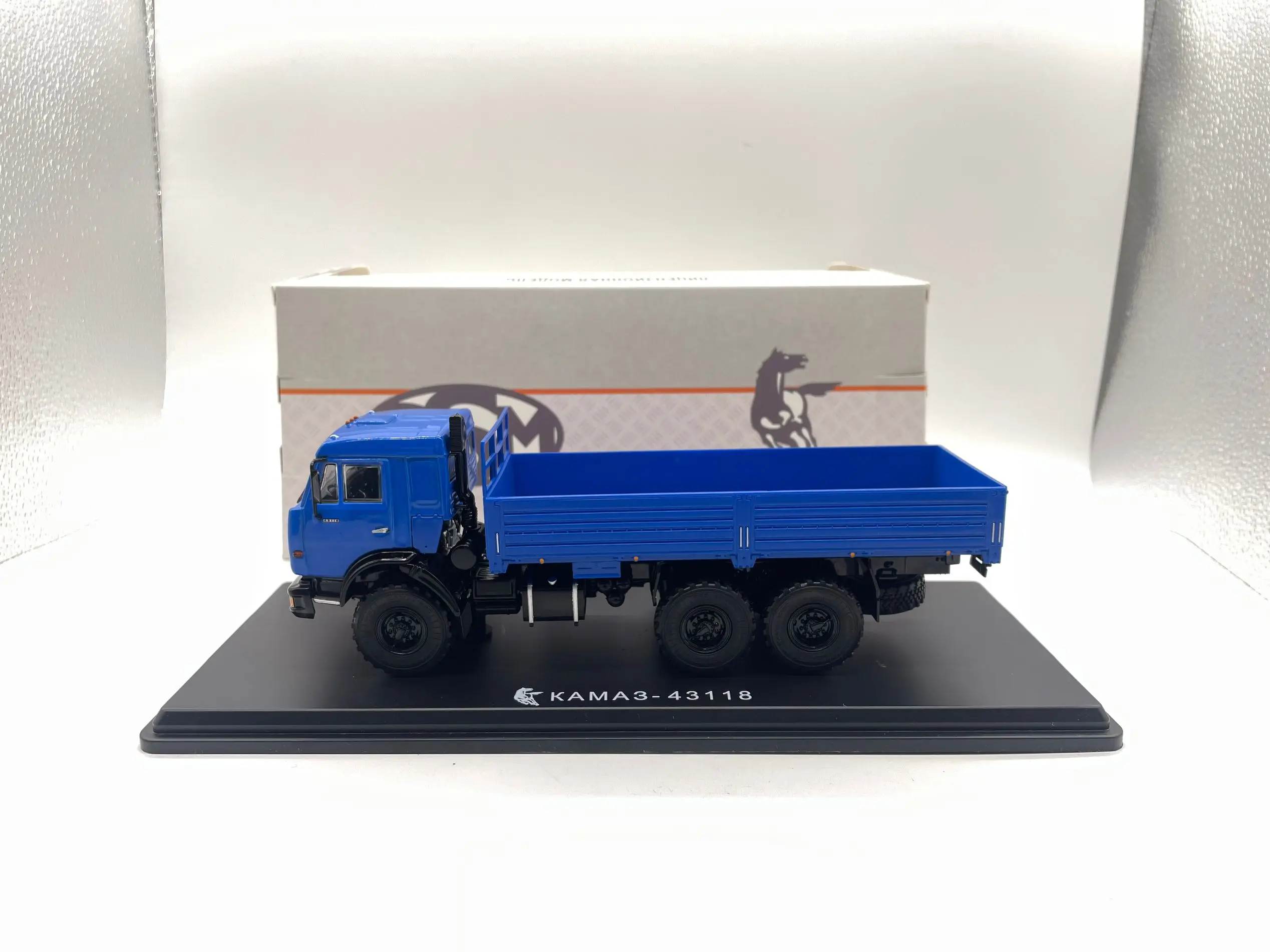 Модели Start Scale SSM, масштаб 1/43, литая под давлением модель грузовика Kama3-43118, синяя, новая
Модели Start Scale SSM, масштаб 1/43, литая под давлением модель грузовика Kama3-43118, синяя, новая