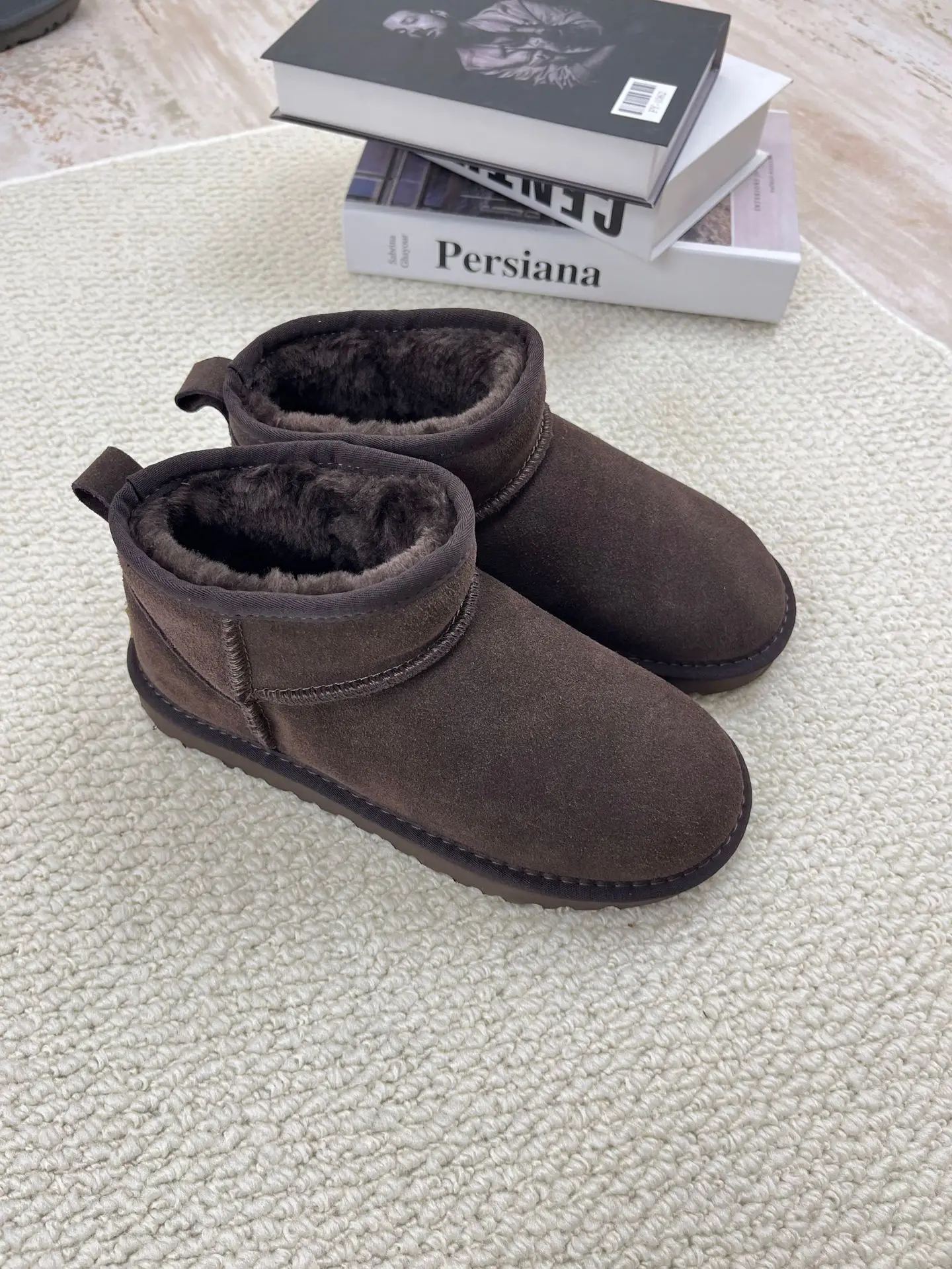 Autumn and Winter Fashion Versatile Snow Boots, Warm Thick Soled Height Increasing Cotton Shoes, Warm Ethnic Style Women's Shoes
Autumn and Winter Fashion Versatile Snow Boots, Warm Thick Soled Height Increasing Cotton Shoes, Warm Ethnic Style Women's Shoes