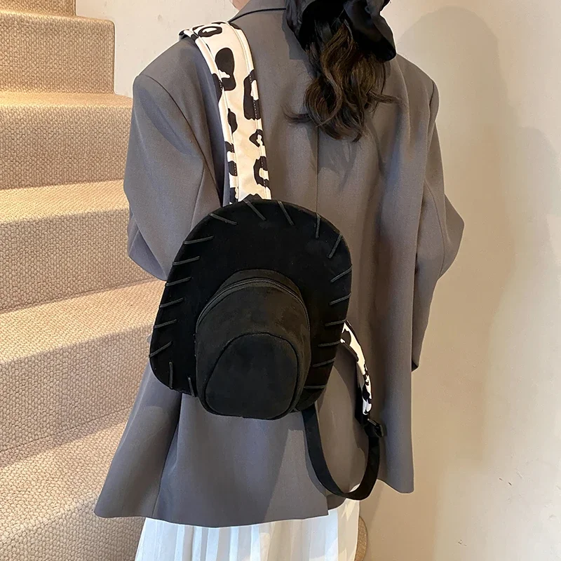 2025 новый узор, милый рюкзак в форме шляпы, дизайн Sense Light, красивый модный рюкзак с регулируемым плечевым ремнем
2025 новый узор, милый рюкзак в форме шляпы, дизайн Sense Light, красивый модный рюкзак с регулируемым плечевым ремнем