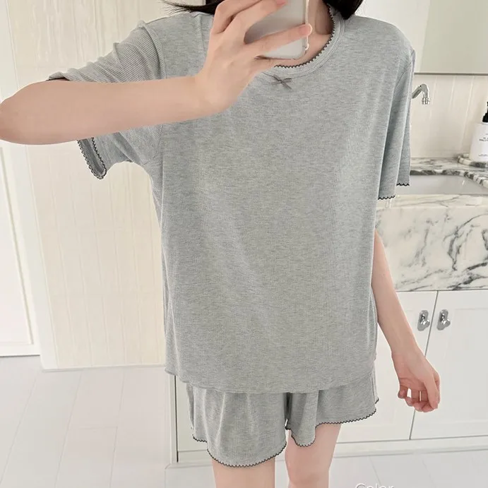 One-piece Pajamas with Chest Pads Women's Suit Contrasting Colors Cool Edges and Loungewear Outside
One-piece Pajamas with Chest Pads Women's Suit Contrasting Colors Cool Edges and Loungewear Outside