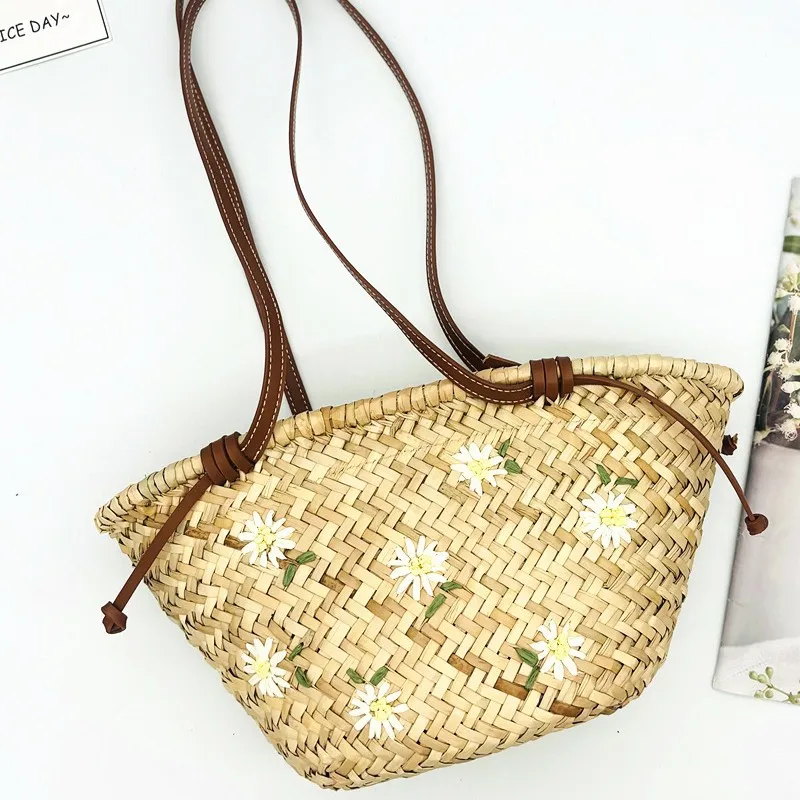 Bohemian Daisy Straw Basket Bags for Women Handbag Summer Wicker Rattan Bag Travel Beach Bags Handmade Shoulder Bag Tote Purses
Bohemian Daisy Straw Basket Bags for Women Handbag Summer Wicker Rattan Bag Travel Beach Bags Handmade Shoulder Bag Tote Purses