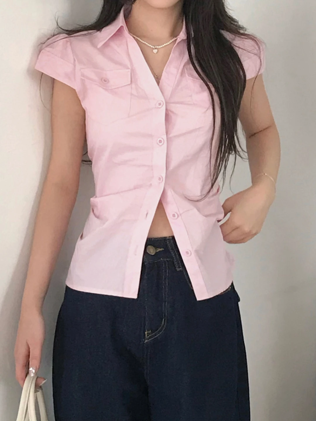 Сладкий розовый топ Sve Bubble Sve irt для женщин, маленький размер, плиссированный, стройнящий, с разрезом, повседневный, простой, во французском стиле, из полиэстера...
Сладкий розовый топ Sve Bubble Sve irt для женщин, маленький размер, плиссированный, стройнящий, с разрезом, повседневный, простой, во французском стиле, из полиэстера...