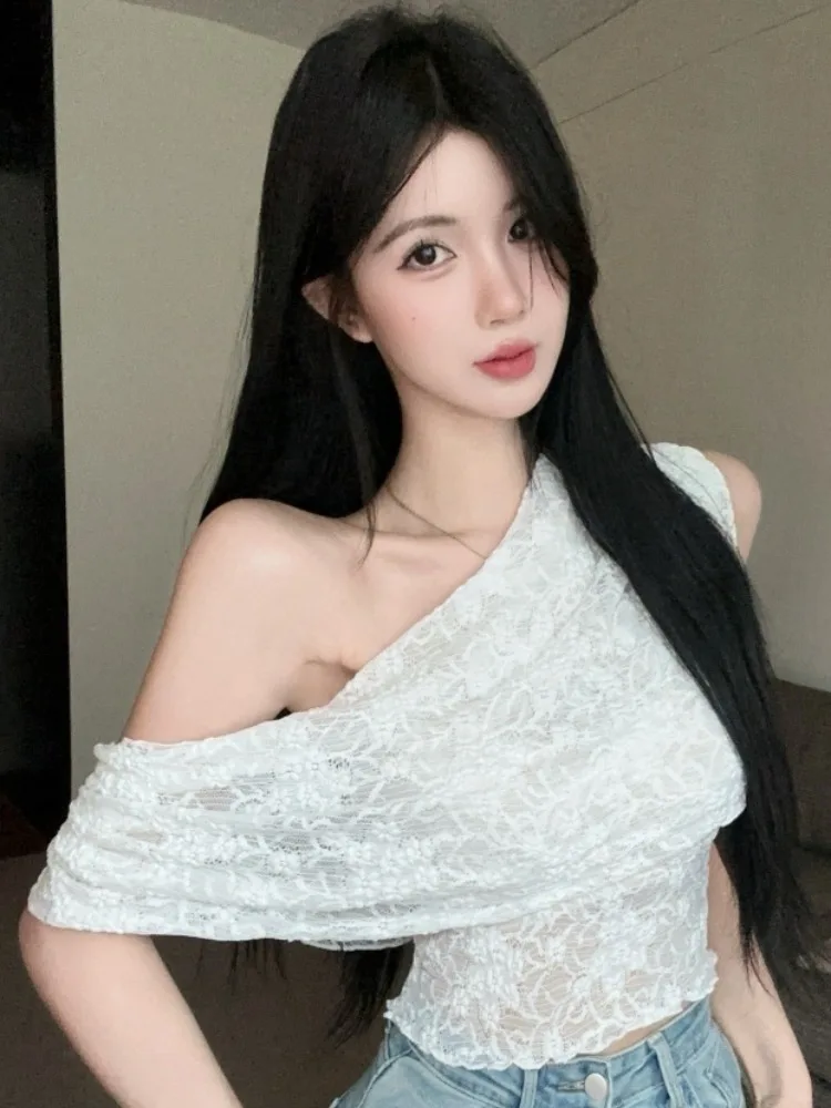 Pure Desire Lace Trim Shoulder Bridesmaid Tank Top Women's Slim Fit Innerwear Outerwear Short Shirt City Walk Summer New Style
Pure Desire Lace Trim Shoulder Bridesmaid Tank Top Women's Slim Fit Innerwear Outerwear Short Shirt City Walk Summer New Style