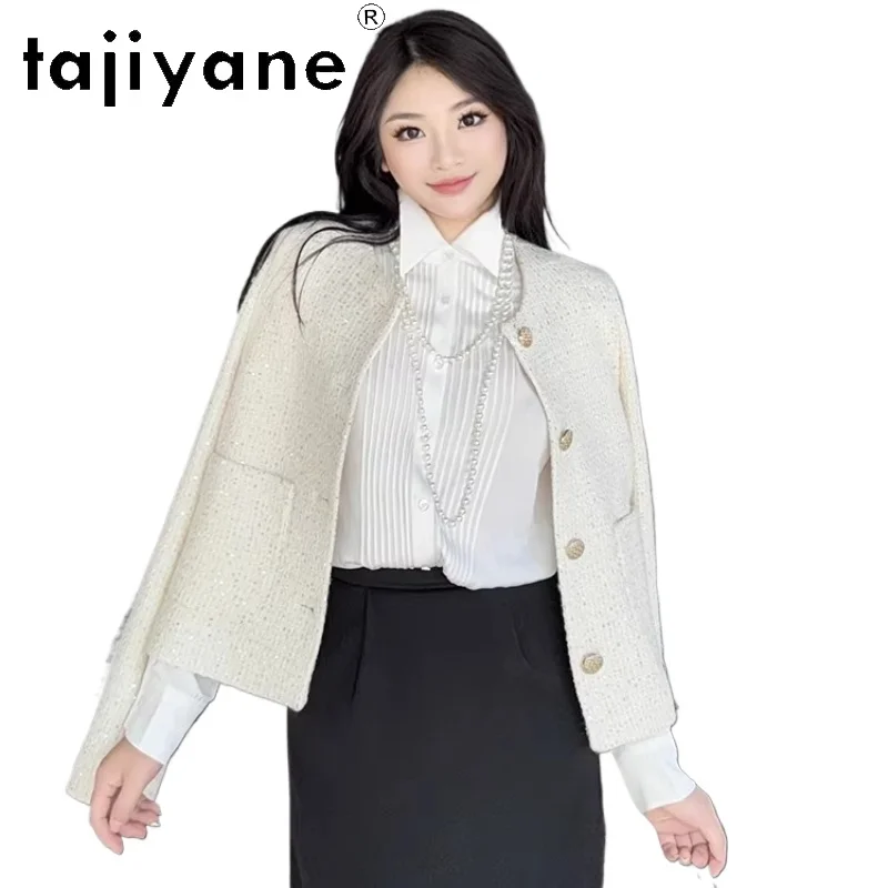 Женская шерстяная куртка TAJIYANE (50% шерсть), ретро-твидовое короткое пальто, элегантная верхняя одежда с круглым вырезом, новинка осени 2026, женская шуба
Женская шерстяная куртка TAJIYANE (50% шерсть), ретро-твидовое короткое пальто, элегантная верхняя одежда с круглым вырезом, новинка осени 2026, женская шуба