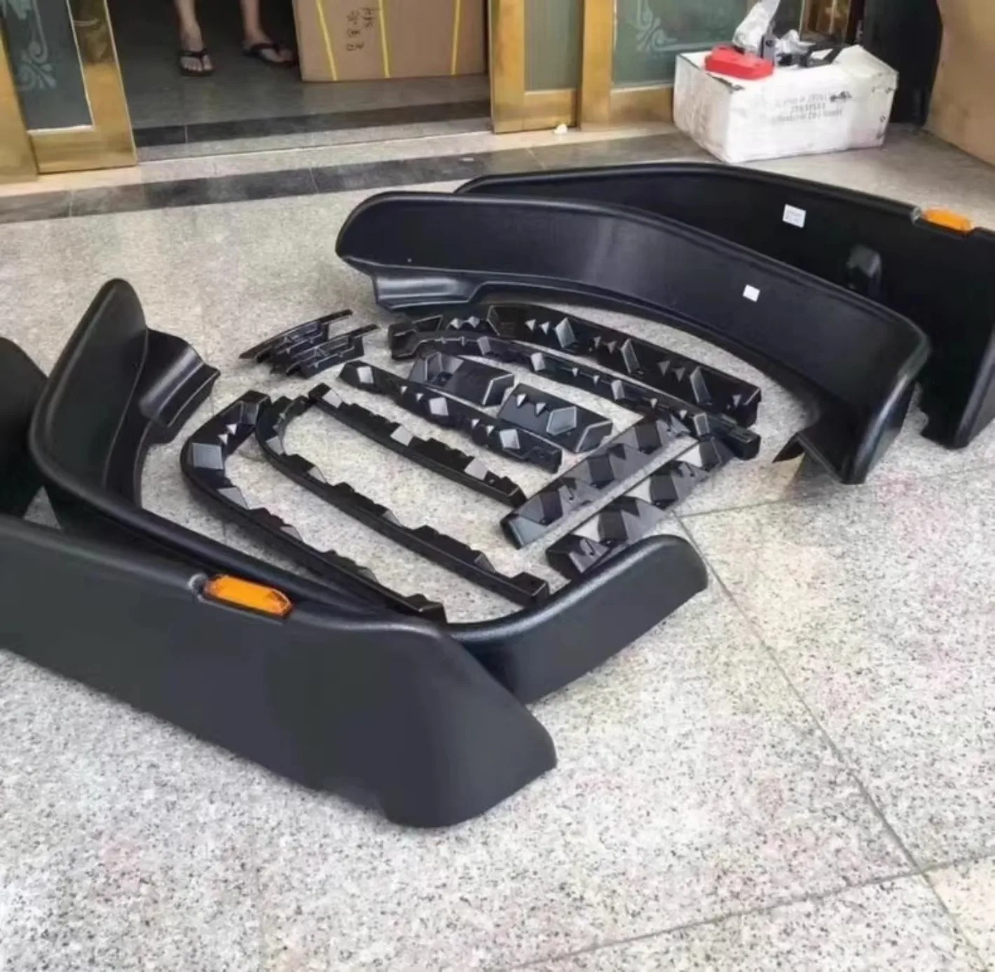 Автомобильные расширители крыльев, защита для бровей, наклейка на брызговик для Jeep JK Wrangler 07-17
Автомобильные расширители крыльев, защита для бровей, наклейка на брызговик для Jeep JK Wrangler 07-17