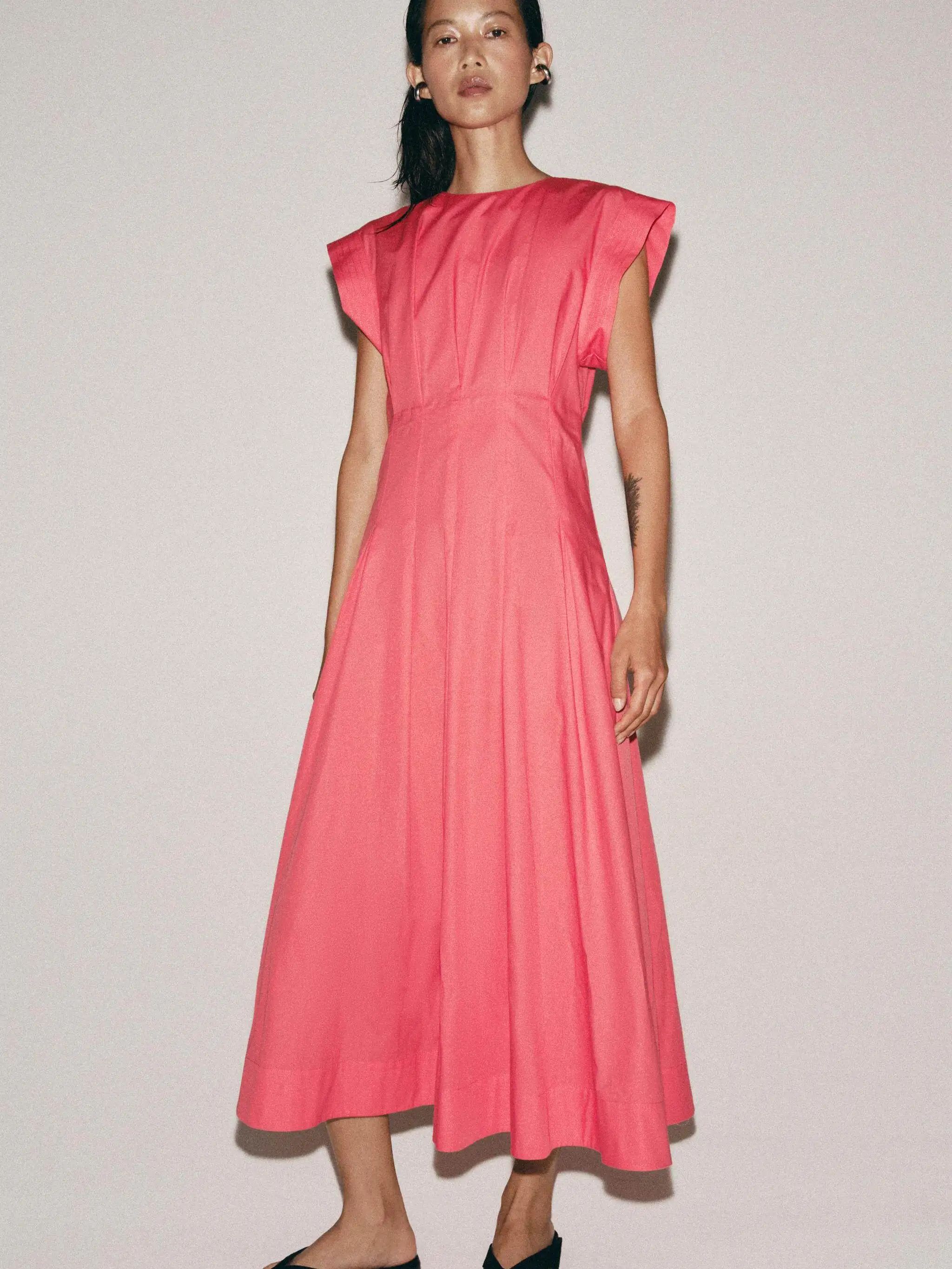 New Summer Women's Dress Simple Short Sleeve round Neck Pleated Silk Gauze 2026 Seasonal Fashionable Ethnic Stage Costume
New Summer Women's Dress Simple Short Sleeve round Neck Pleated Silk Gauze 2026 Seasonal Fashionable Ethnic Stage Costume