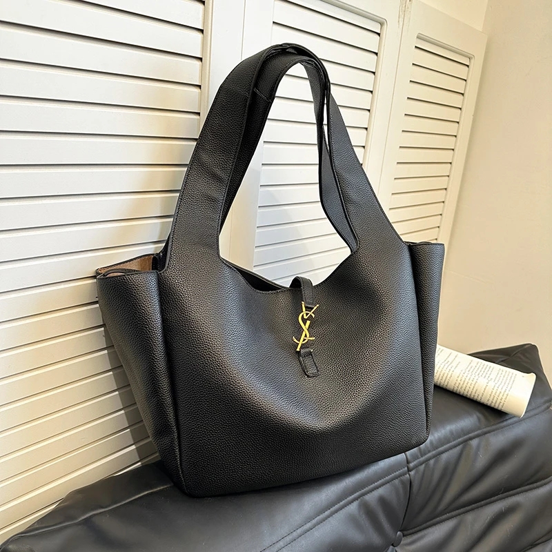 Luxury PU Leather Shopping Bag, Women's Chain Strap Shoulder Bag, Large Capacity Fashionable Women's Handbag
Luxury PU Leather Shopping Bag, Women's Chain Strap Shoulder Bag, Large Capacity Fashionable Women's Handbag