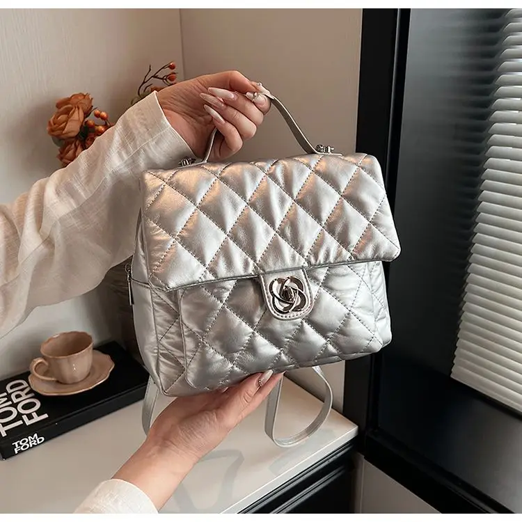 Harajuku квадратный рюкзак с бриллиантами, женский кожаный рюкзак с вышивкой, большая вместительная сумка, женская мода с цветочным замком, Mochilas Mujer 2025
Harajuku квадратный рюкзак с бриллиантами, женский кожаный рюкзак с вышивкой, большая вместительная сумка, женская мода с цветочным замком, Mochilas Mujer 2025