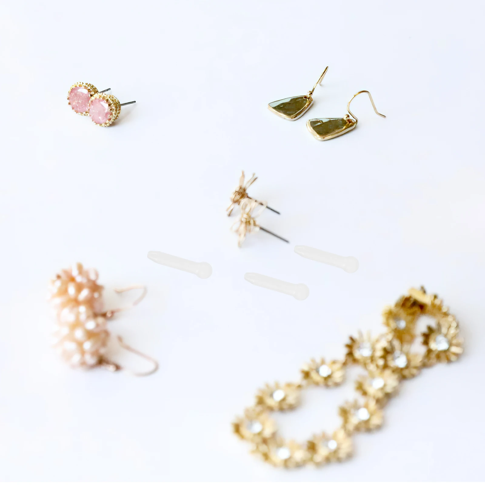 200pcs Silicone Earring Backs Stud Sleeve White Safety Replacement Hypoallergenic For Studs Hoops Hook Earrings Jewelry
200pcs Silicone Earring Backs Stud Sleeve White Safety Replacement Hypoallergenic For Studs Hoops Hook Earrings Jewelry