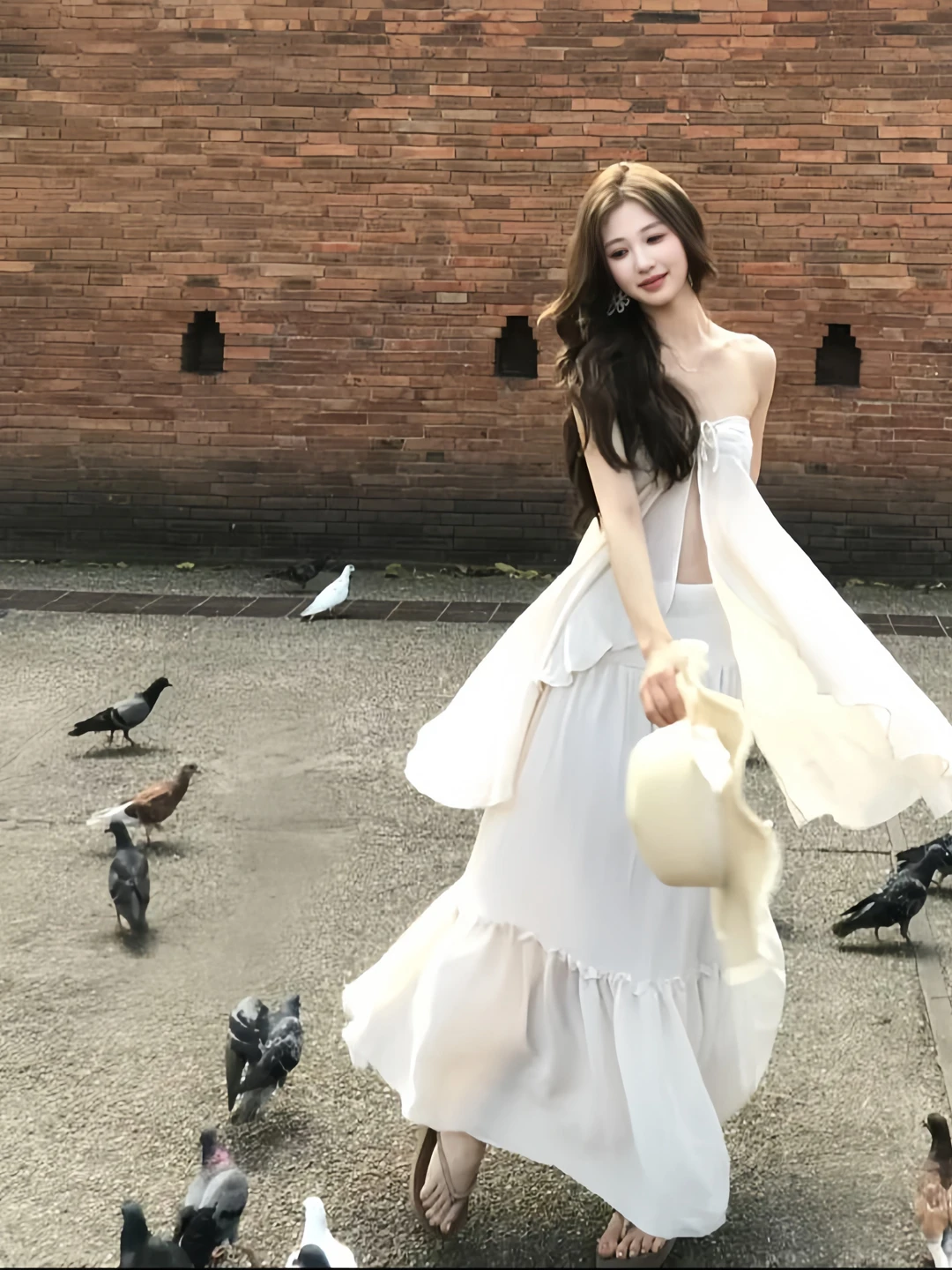 Beach Vacation Style Women's White Off-Shoulder Backless Halter Dress Set Fairy Tale Long Skirt Loose Fit Summer Collection
Beach Vacation Style Women's White Off-Shoulder Backless Halter Dress Set Fairy Tale Long Skirt Loose Fit Summer Collection