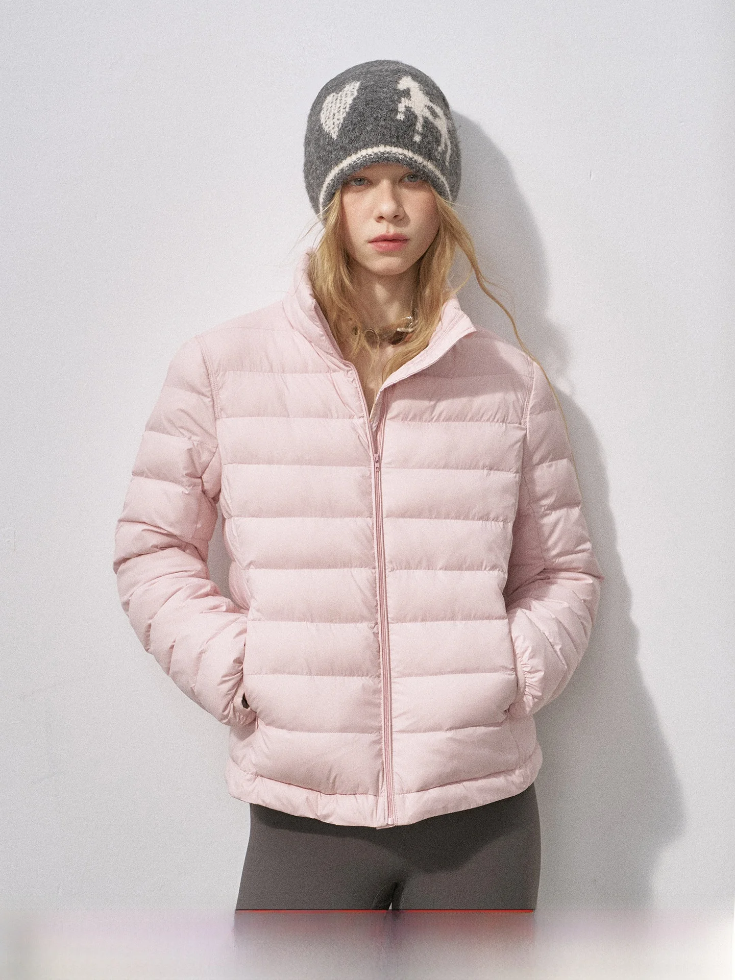DIDDI MODA Winter Slim Fit Duck down Padded Jacket 90% White Duck Feather Warm Thickened Cotton Stitching Ladies Coat
DIDDI MODA Winter Slim Fit Duck down Padded Jacket 90% White Duck Feather Warm Thickened Cotton Stitching Ladies Coat