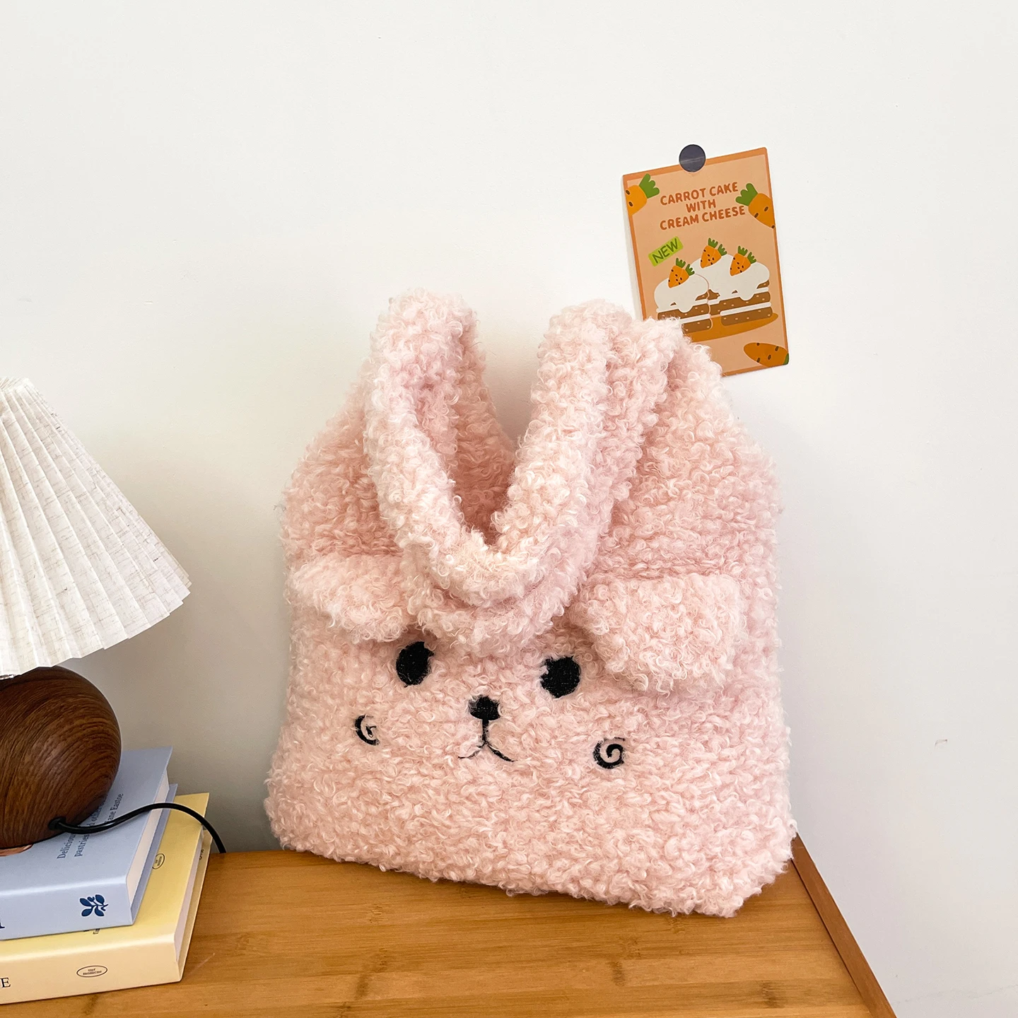 Зимняя женская милая плюшевая сумка через плечо с героями мультфильмов — нечеткая мягкая сумка через плечо с регулируемым ремешком для ежедневного использования для девочек
Зимняя женская милая плюшевая сумка через плечо с героями мультфильмов — нечеткая мягкая сумка через плечо с регулируемым ремешком для ежедневного использования для девочек